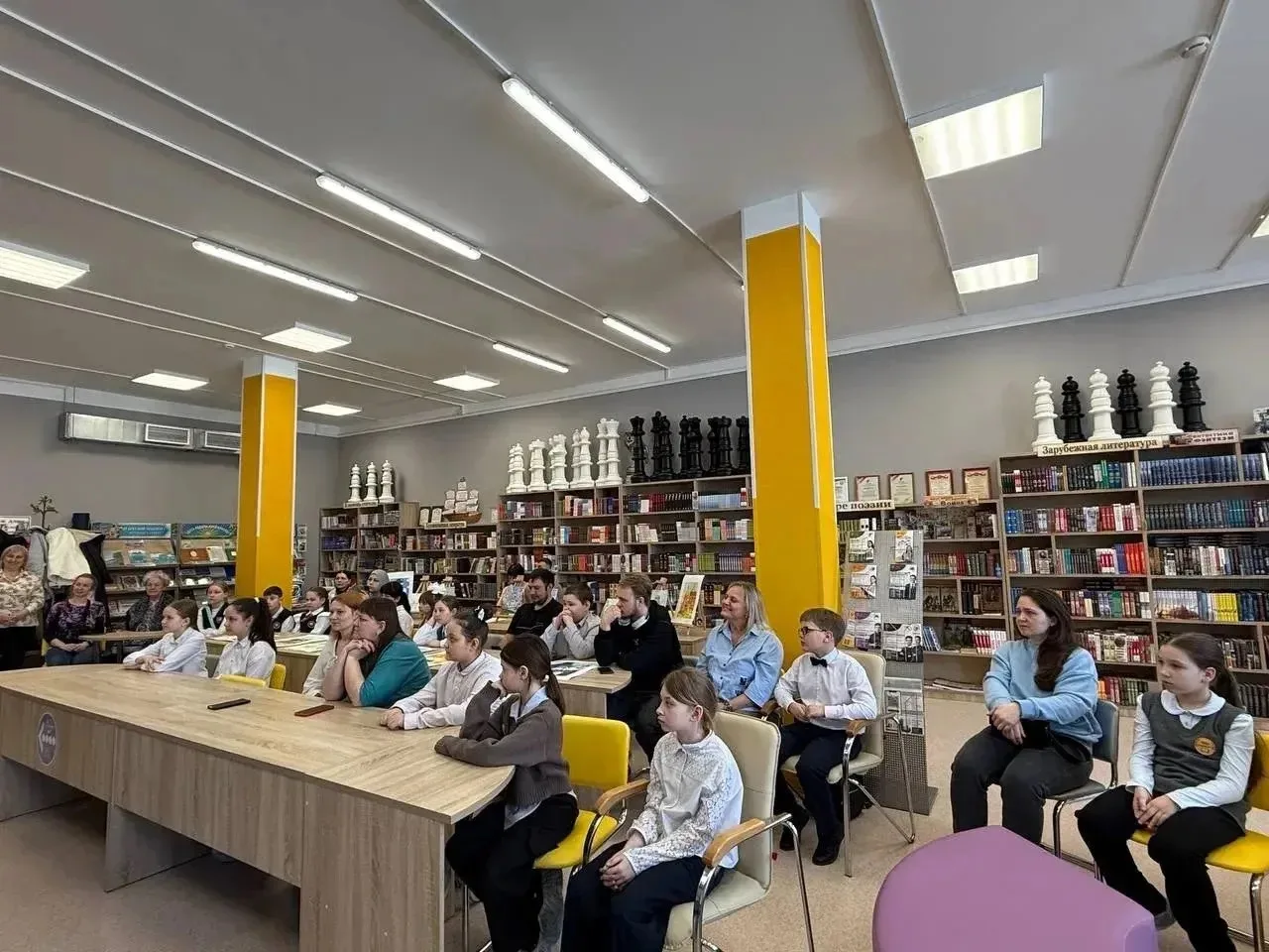 🎨 В школе №217 подвели итоги II районный конкурс изобразительного творчества "Храмы и ...