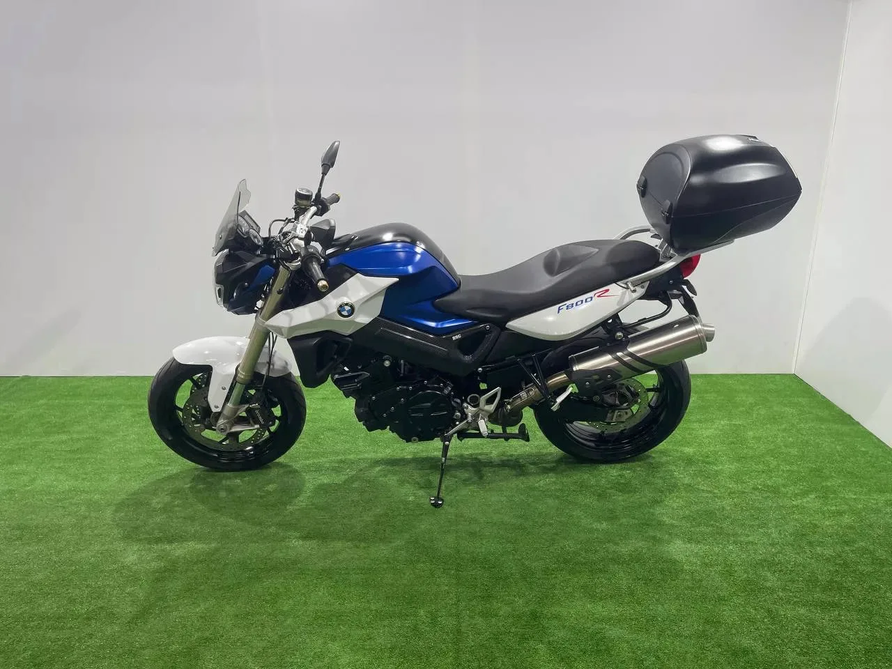 BMW F800R в наличии во Владивостоке  Характеристики:  - 2016 год - объем 800 см3 - Аукцион AUCNET - 