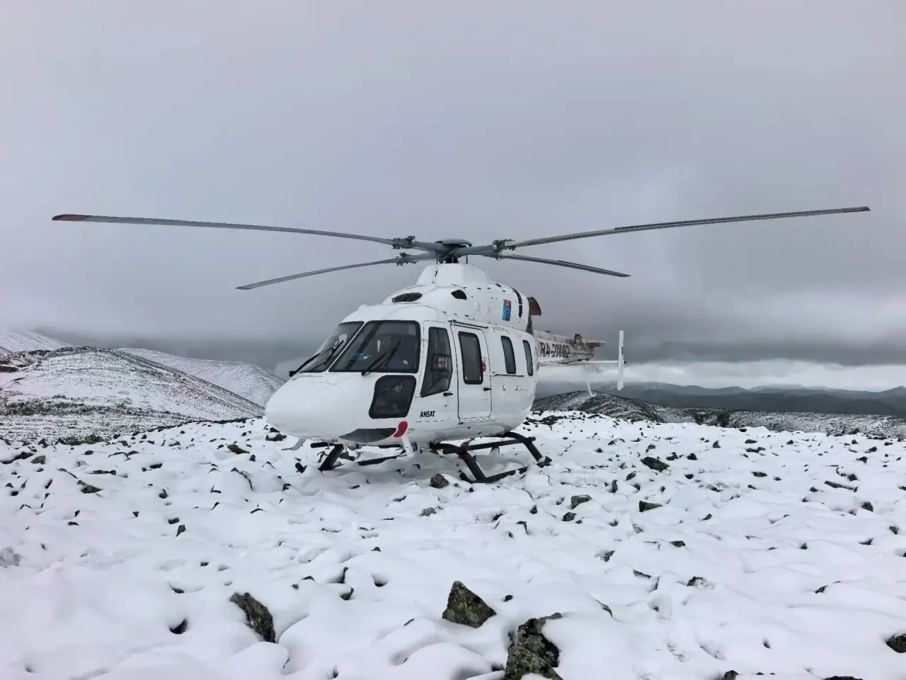 Горная вершина в Магаданской области гора Могучая — высота 1019 метров, расположена в С...