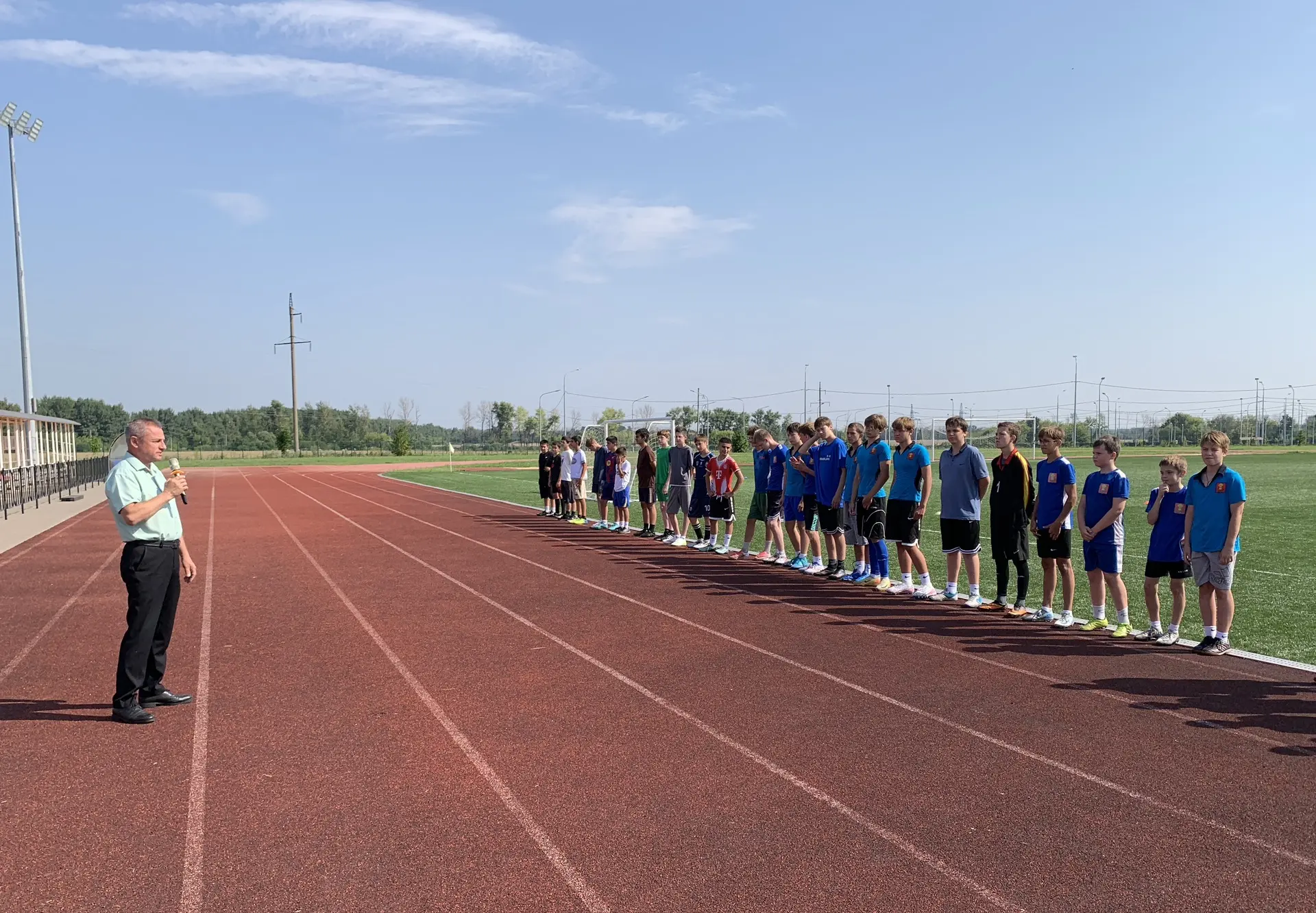 В субботу, 8 августа, на стадионе «Победа» в Панино прошел турнир по миди‑футболу, приу...