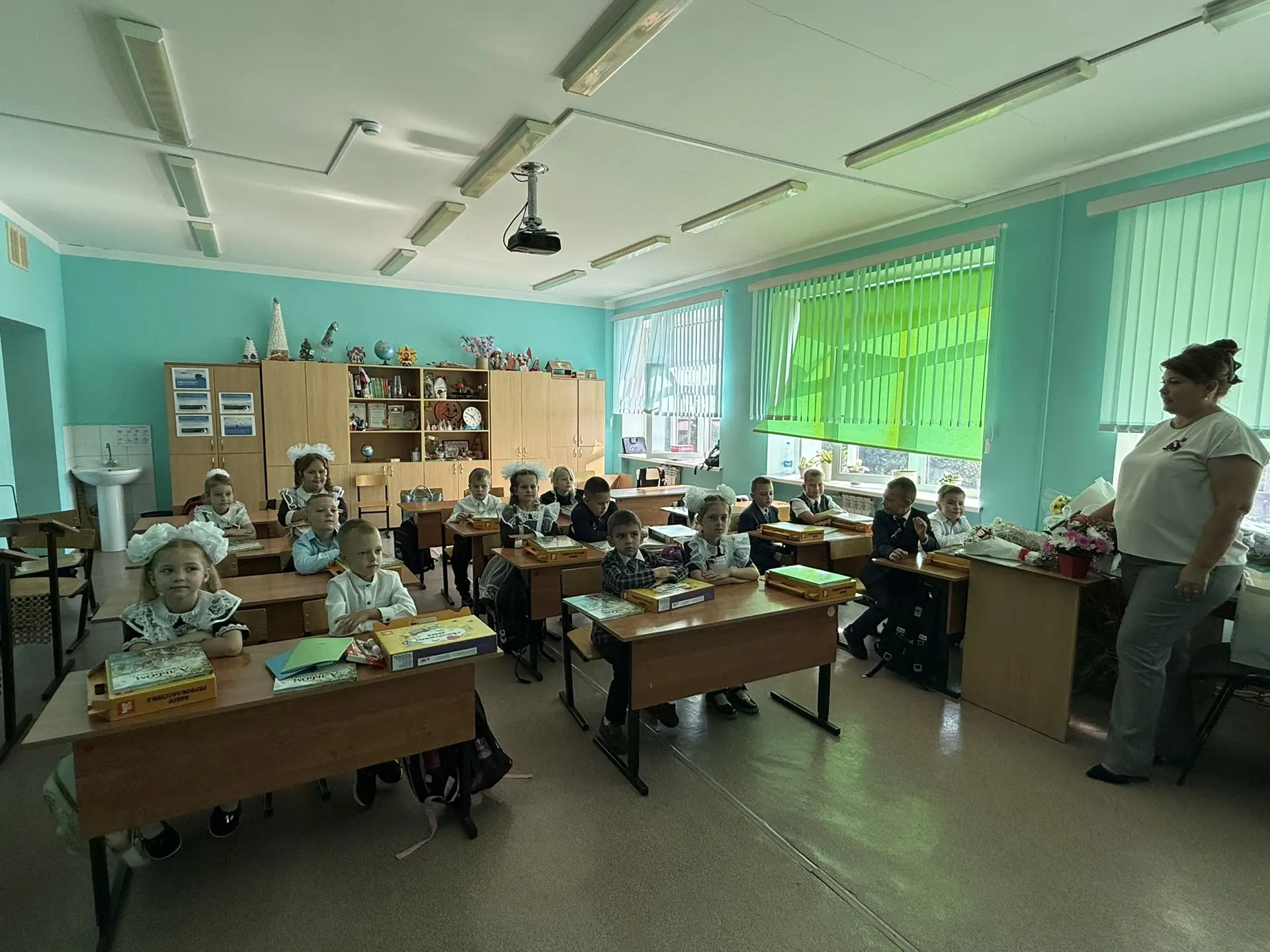 🎒📚 Старт новому учебному году дали трогательные события для главных героев этого дня ...