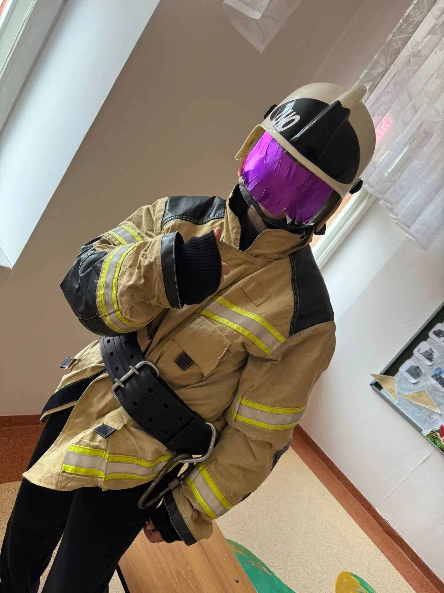 Настоящий пожарный 🧑‍🚒 мастер-класс провела второму отряду лагеря Дружина юных пожарных (накануне 