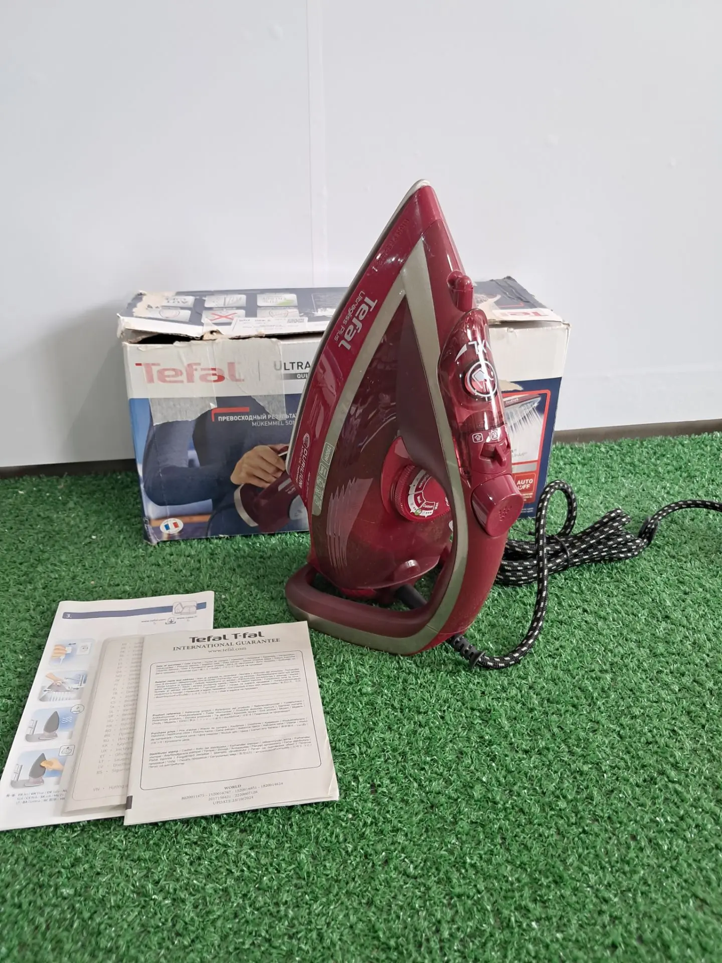 Утюг Tefal Ultragliss Plus FV6820E0