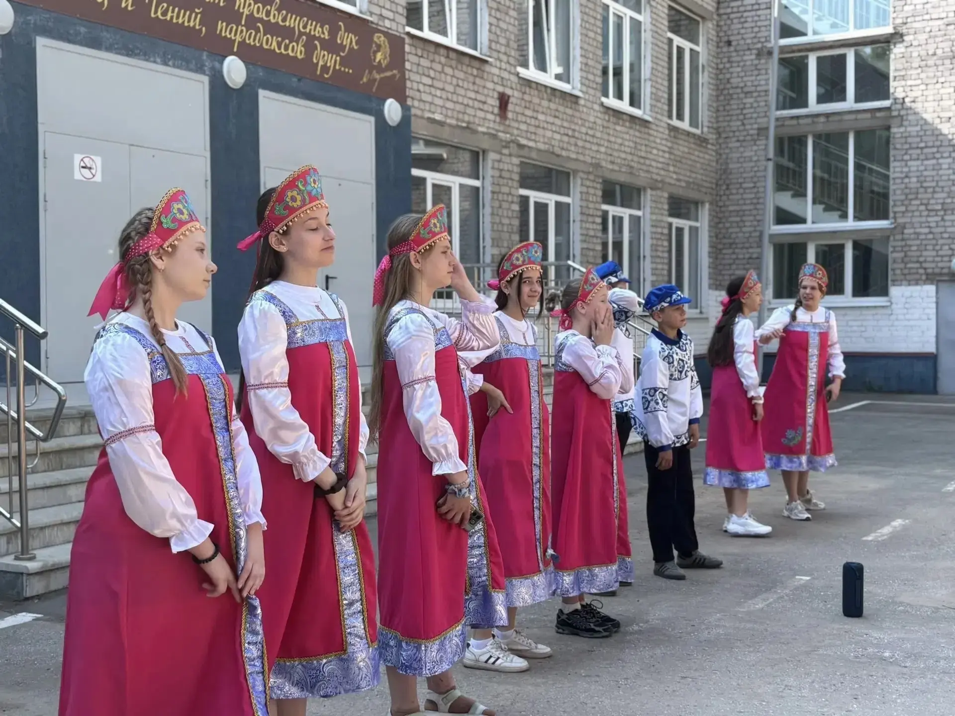 Всем лагерем мы присоединились к Всероссийской акции #РодинойГоржусь, в рамках которой у нас прошёл 