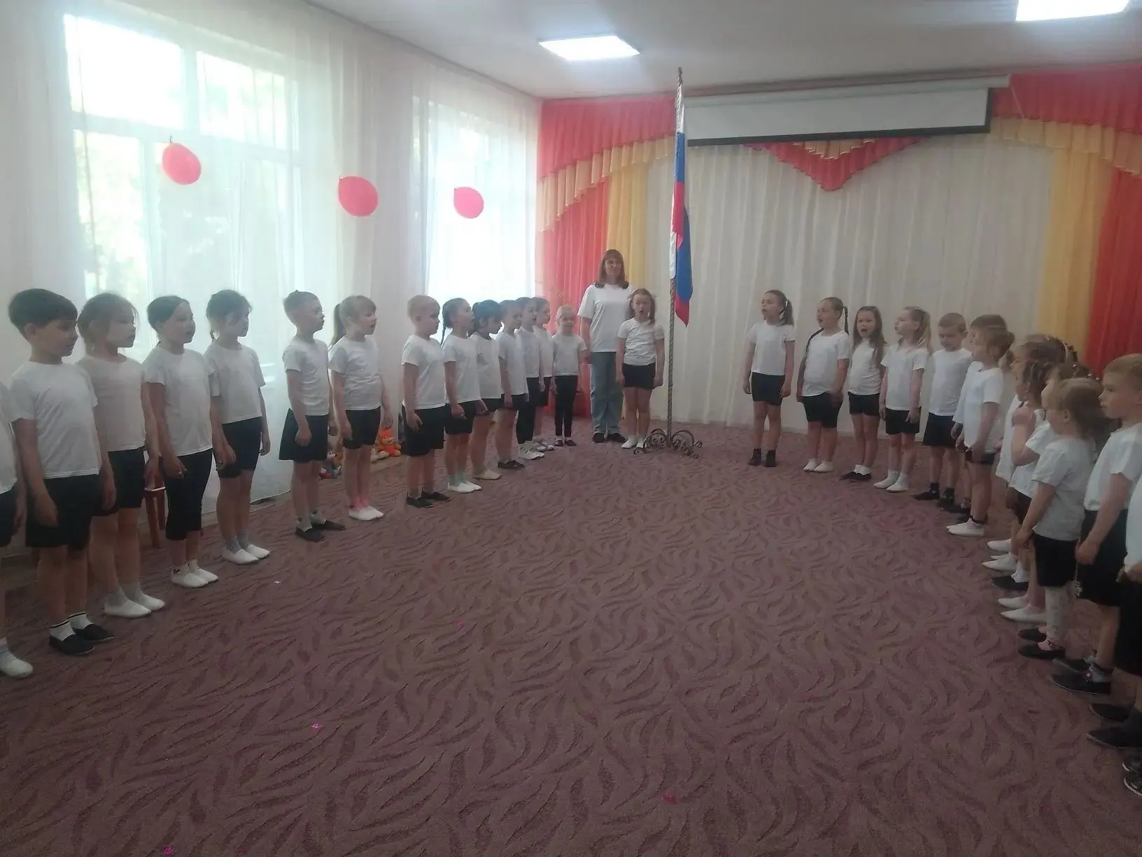 🇷🇺🇷🇺🇷🇺25 мая в нашем детском саду прошла особенная церемония — заключительное в э...