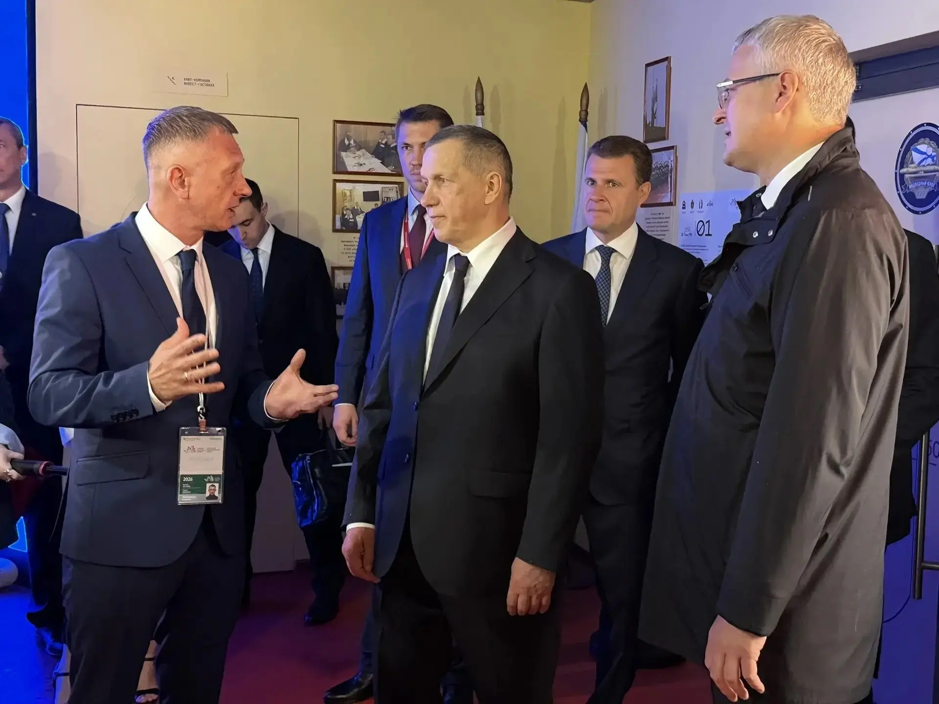 Полпред президента в ДФО Юрий Трутнев посетил павильон на Камчатского края  «Улице Даль...