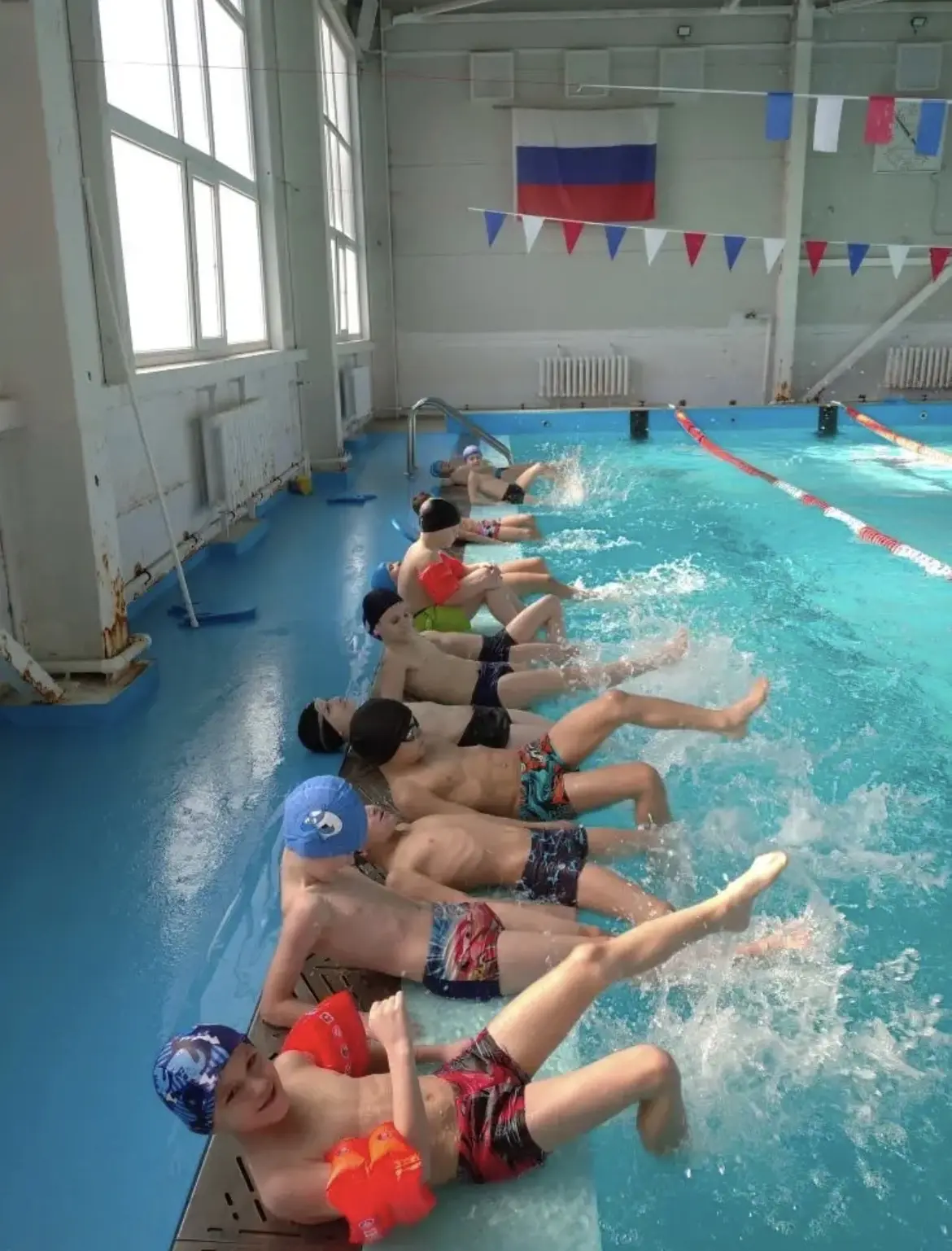 🏊🏻‍♀️Второклассники школы №38 принимают участие в реализации проекта "Плавание для всех". ✅Весь год 