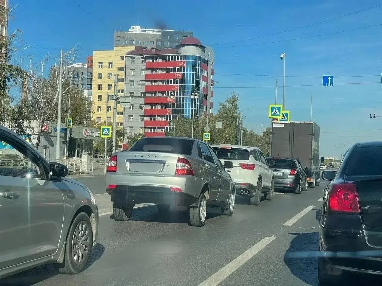 «Не опущена, а возвышена». Новый тренд на тюнинг авто появился у автомобилистов «матреш...