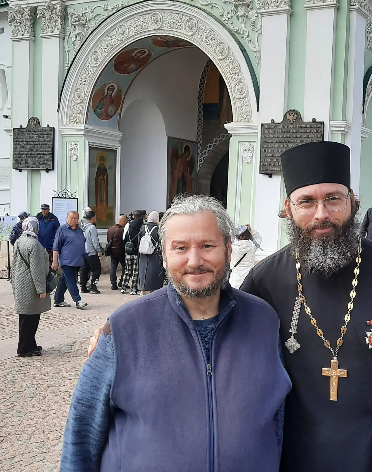 Братья и сестры! Перешел в вечность Максим Сырников, человек необыкновенно доброй и муд...