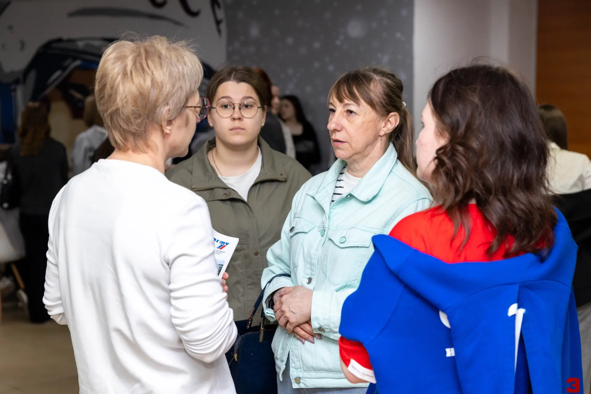 В Социально-экономическом институте СГТУ имени Гагарина Ю.А. прошёл День открытых дверей!  Более 250