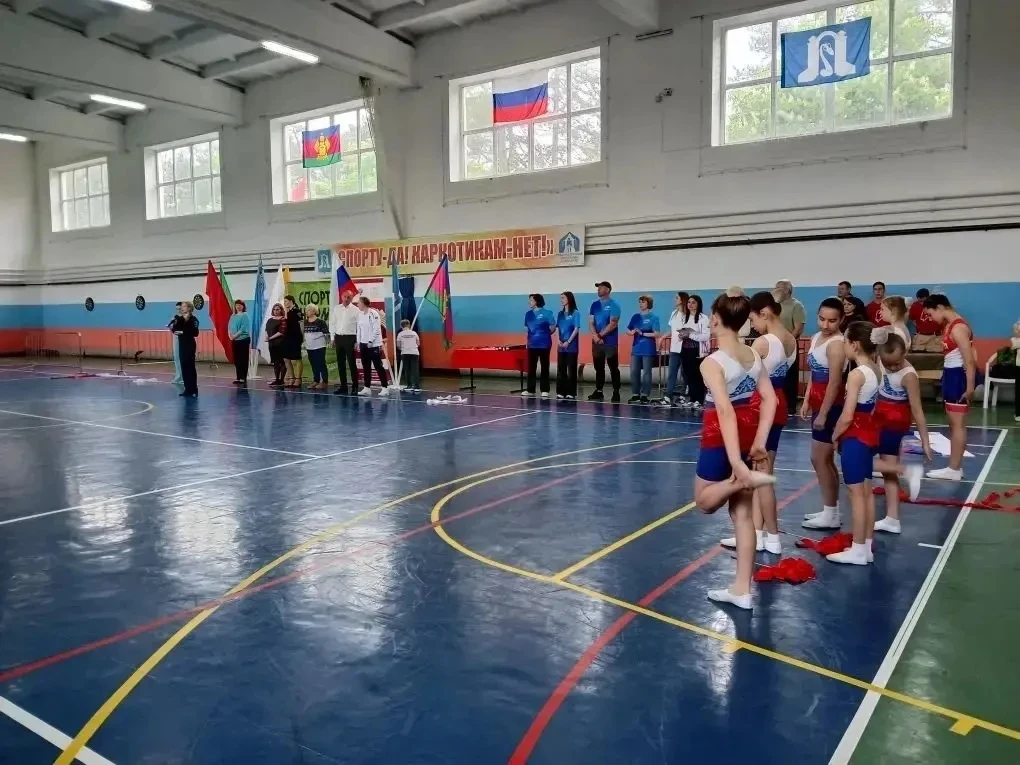 🚫 В Горячем Ключе прошёл муниципальный этап краевых спортивных игр «Спорт против наркотиков».  На ба