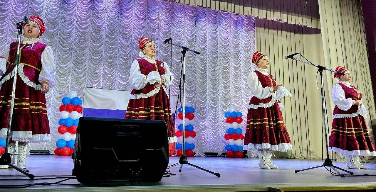 🇷🇺 В Илекском районе состоялось торжественное мероприятие, посвящённое Дню Государств...