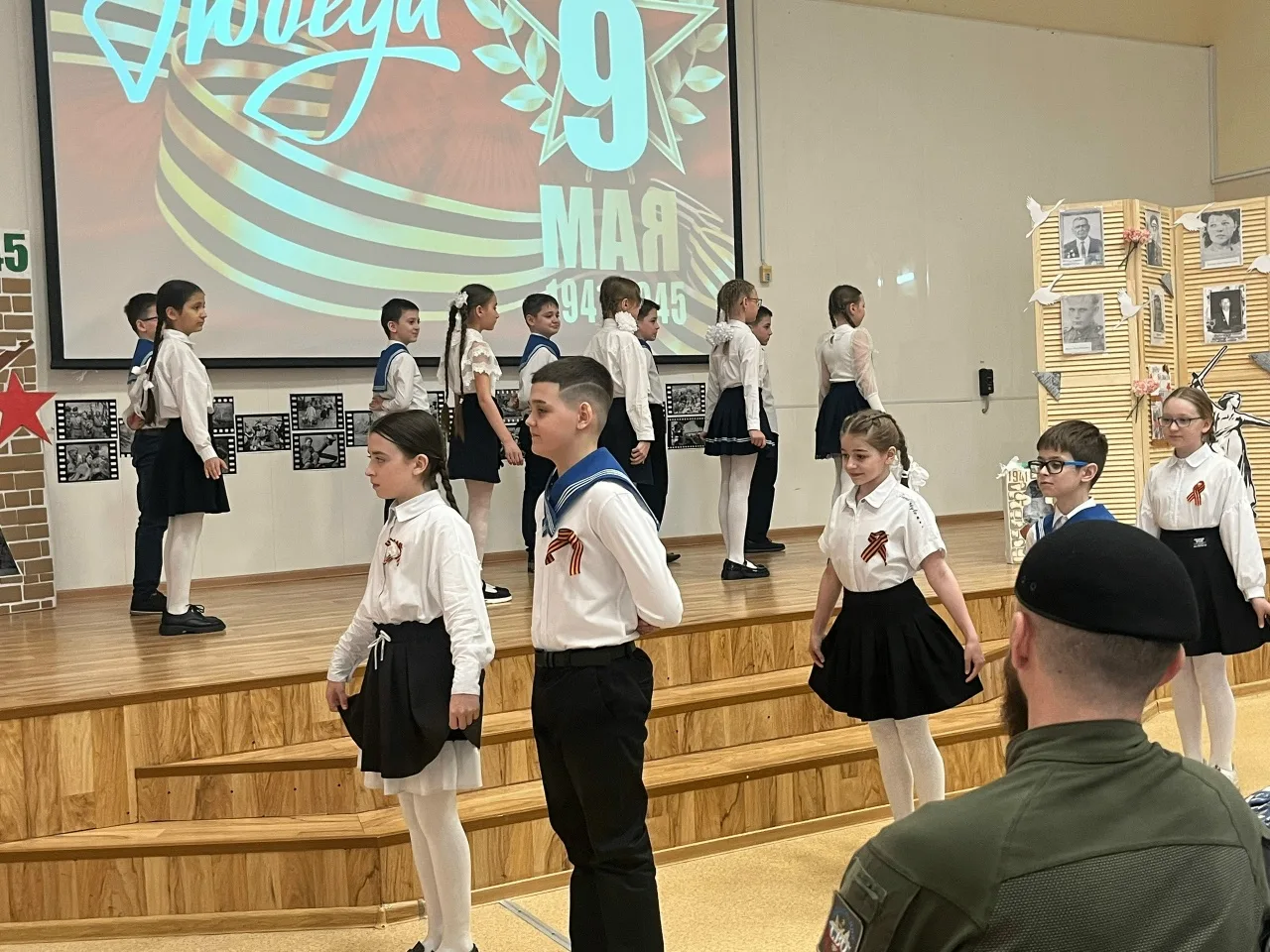 Сегодня наша школа наполнилась звуками музыки, поэзии и гордости, ведь мы отметили 81-ю годовщину По