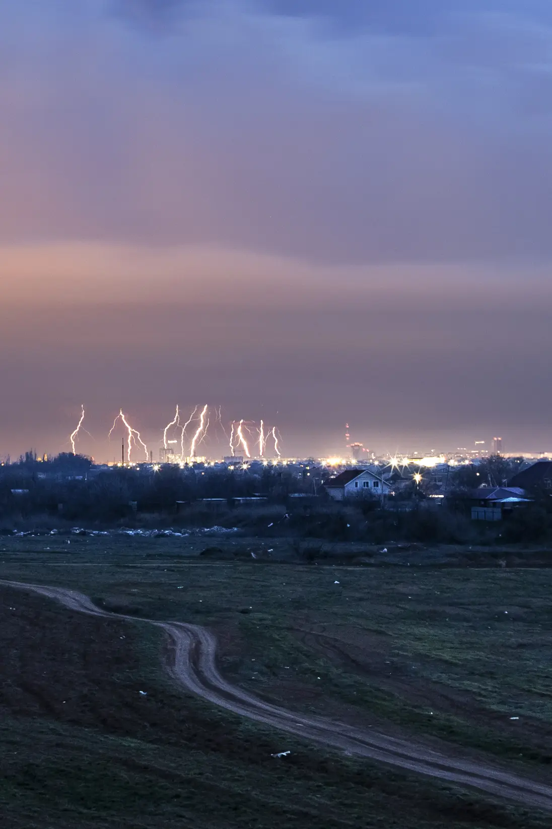 ⚡Друзья, поздравляем вас с первыми в этом году молниями!☔