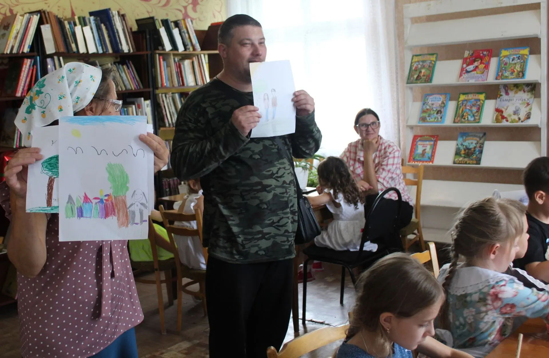 Сегодня ученики Воскресной школы узнали о том, как Бог сотворил человека. 
Христианство дает ясный о