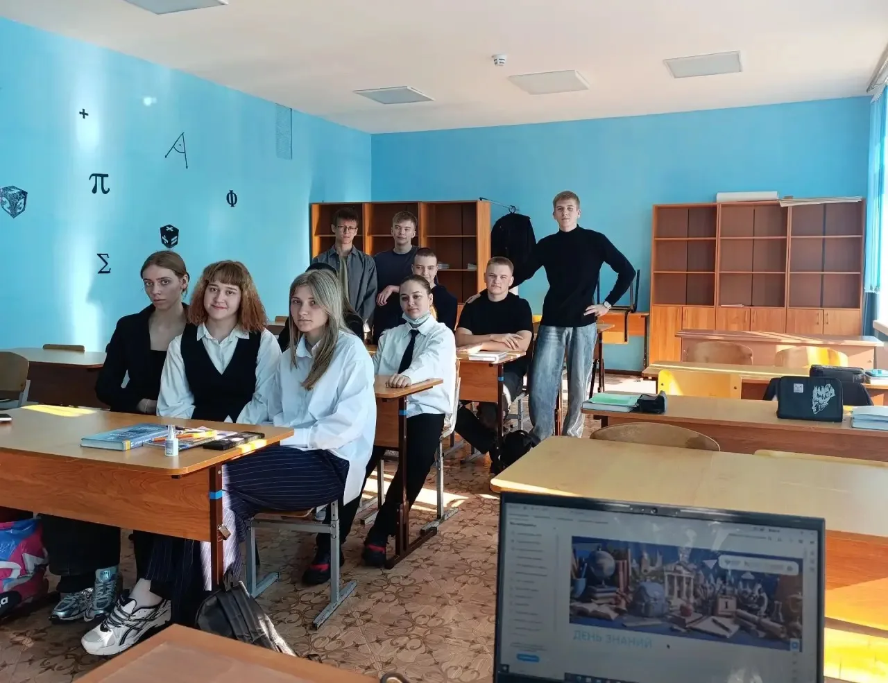 Сегодня в нашей школе проходили классные часы.                                         ...