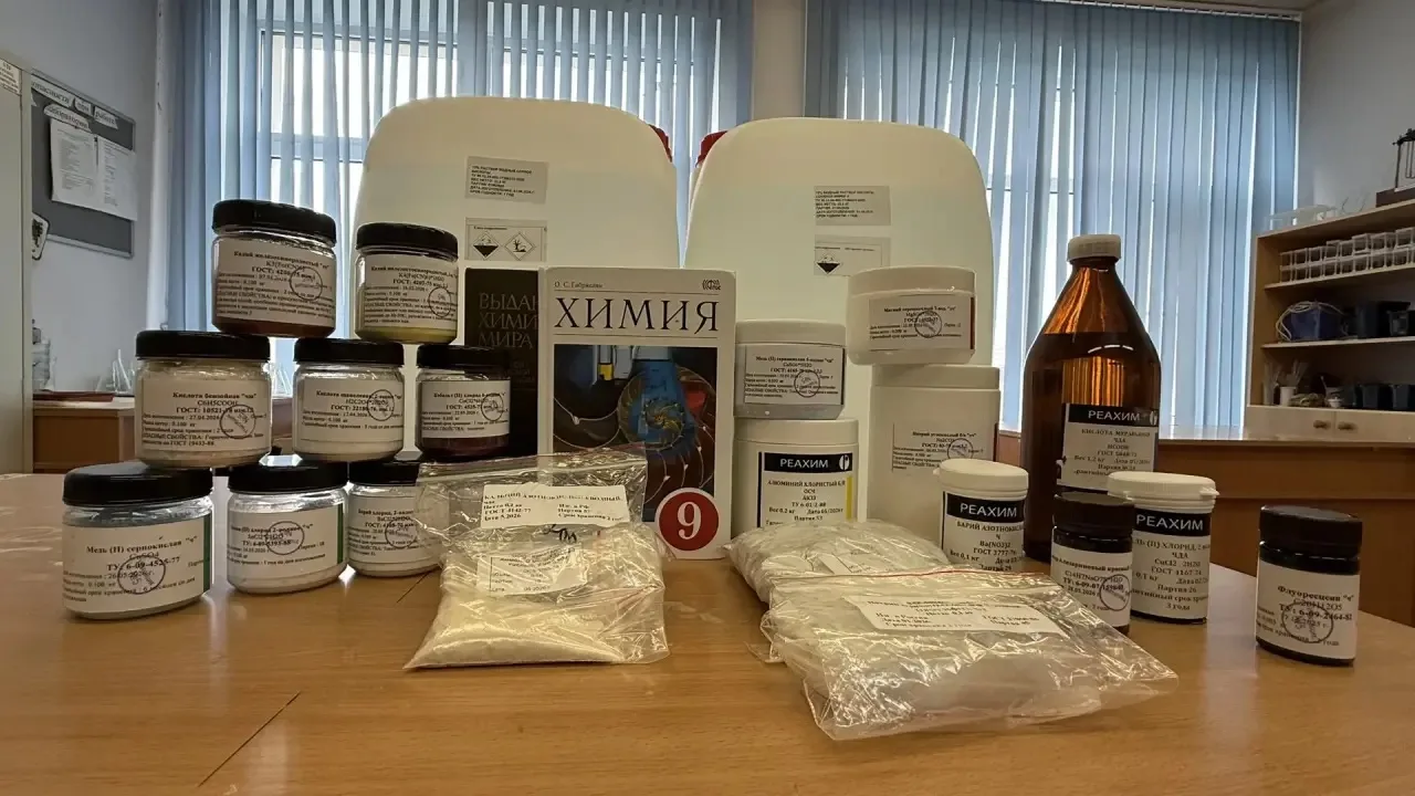 Администрация МБОУ СОШ №9 продолжает планомерную работу по модернизации учебных пространств. В приор
