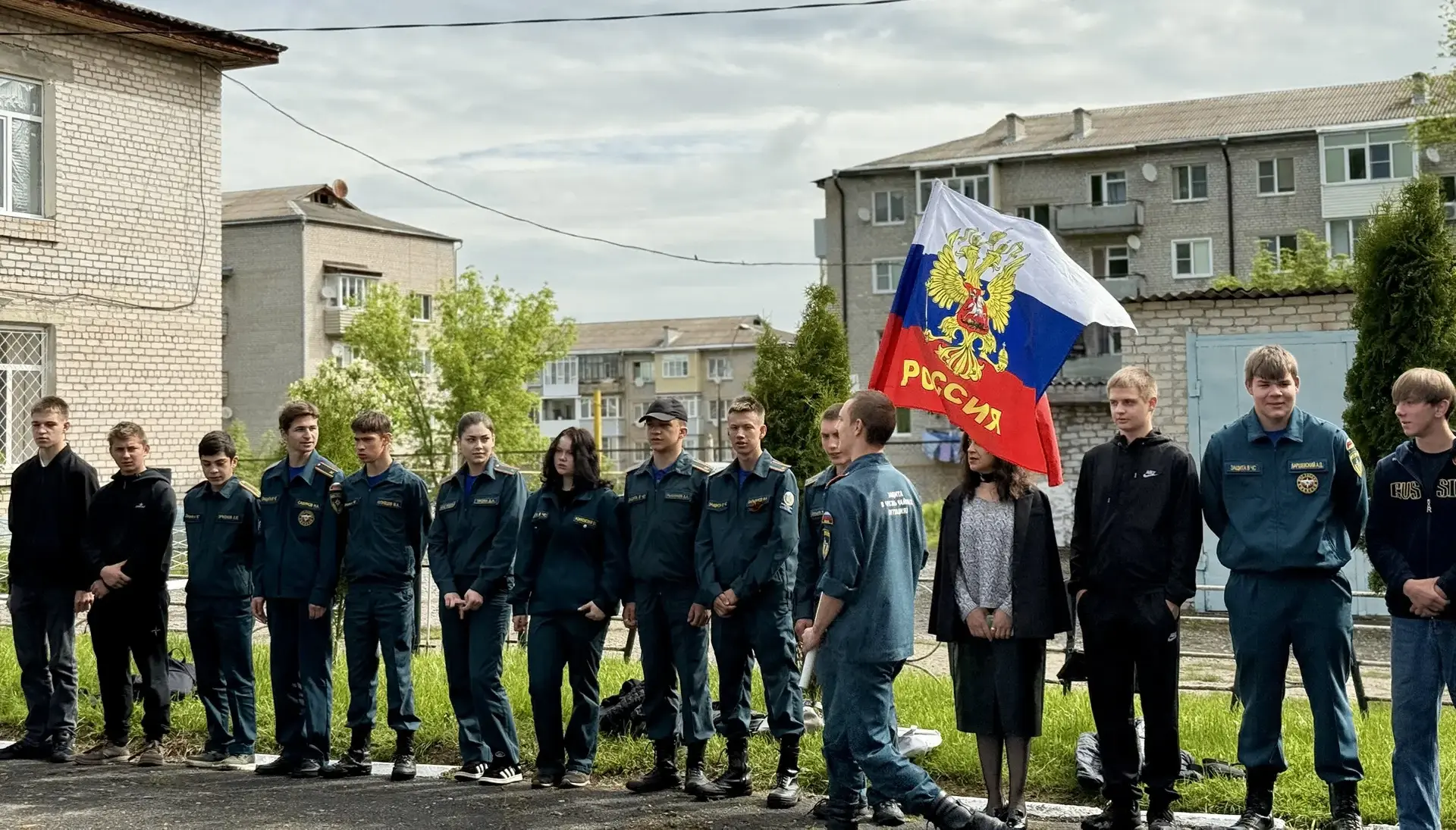 🔔Линейка в честь начала последней недели мая прошла 25.05.2026 г. в Медногорском филиале КЧР ГБПОО М