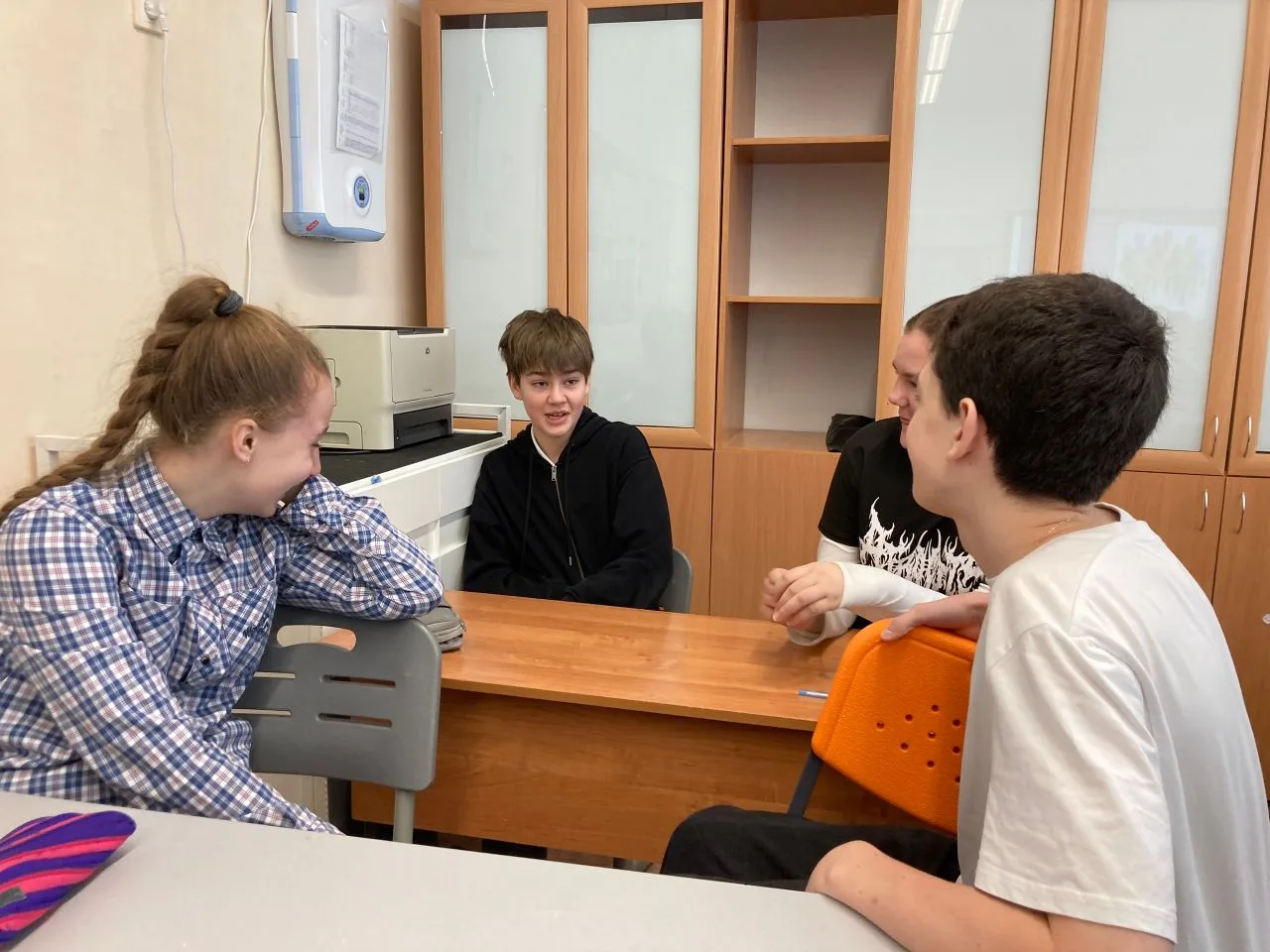 🏫 Школа - наше рабочее место: как создать комфорт для души и тела  👨‍👩‍👧‍👦В 2026 году Всемирный день