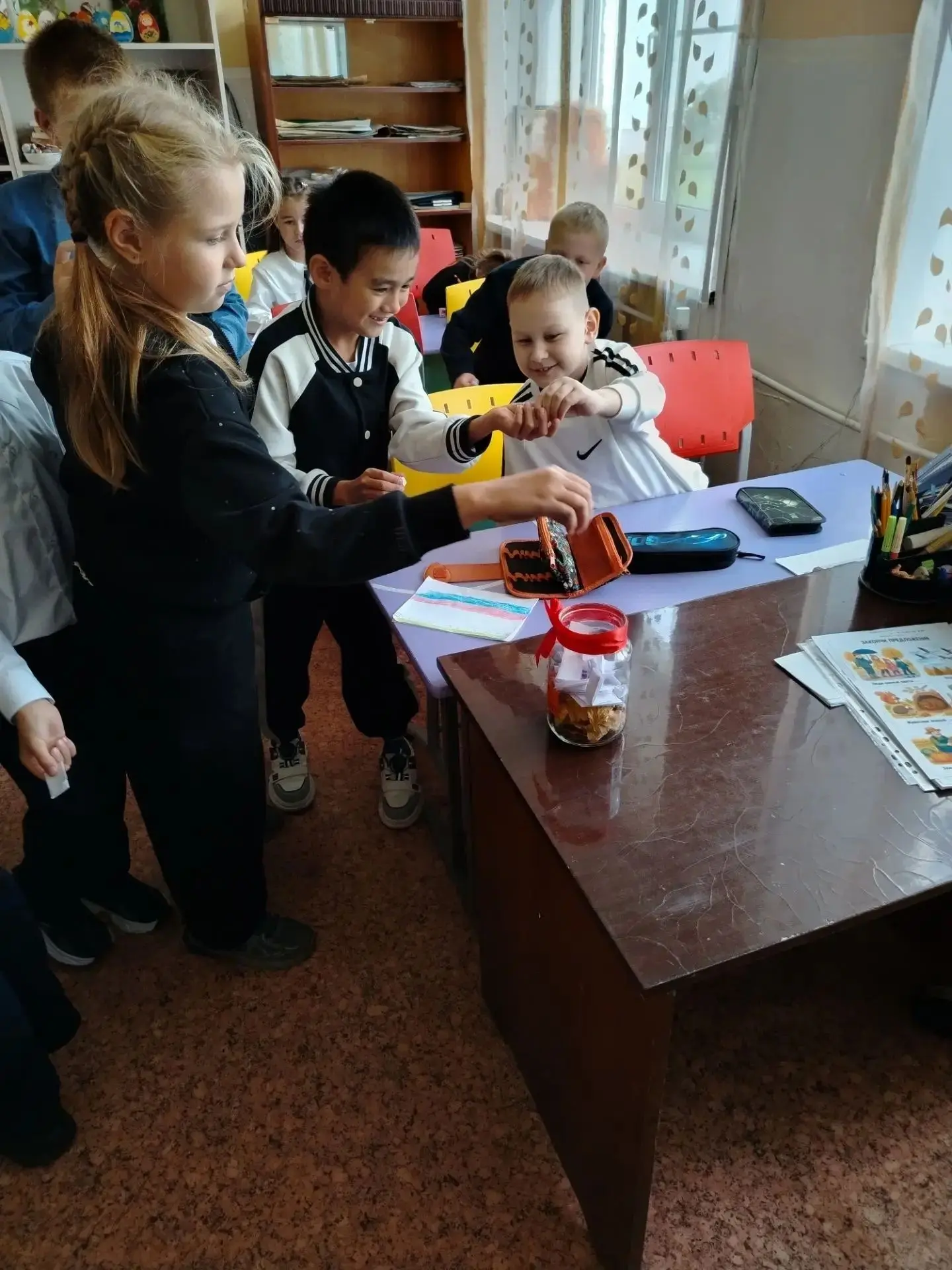 В Доме детского творчества прошёл логопедический мастер-класс «Осенняя капсула желаний»...