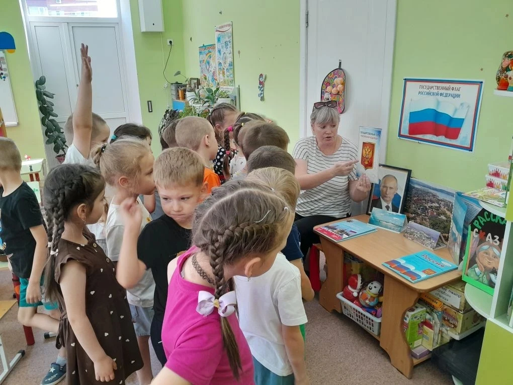 12 июня наша страна  отмечает  важный  праздник —  День Росси. 🇷🇺