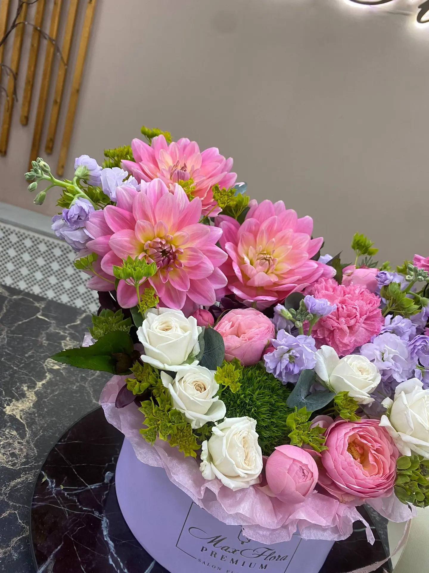 Бесплатная доставка цветов https://maxflorabuket.ru/collection/bukety