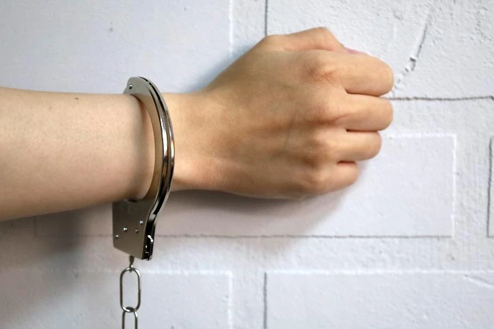 ❗️Жительница Хакасии освободилась из колонии и через несколько часов попыталась убить с...