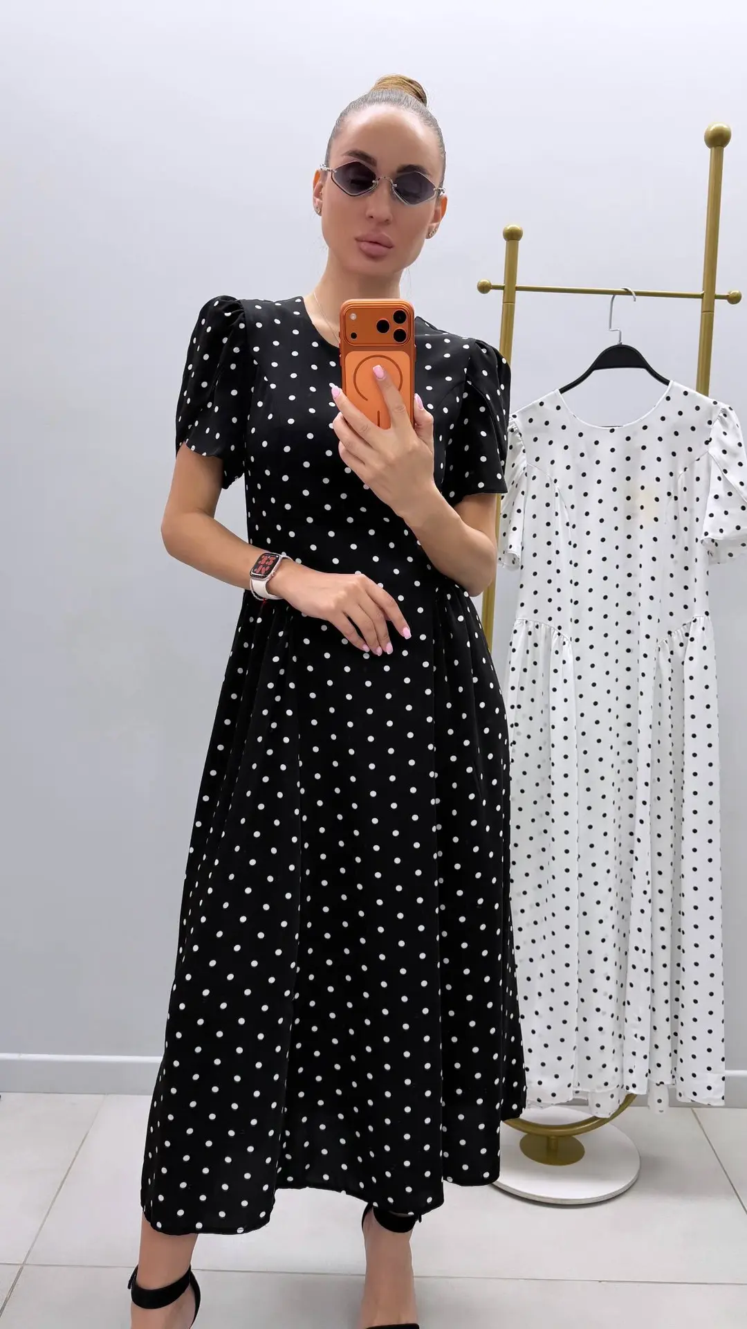 [платье]
.-1699₽ | 42/44

colors: 2

[очки]
.-499₽