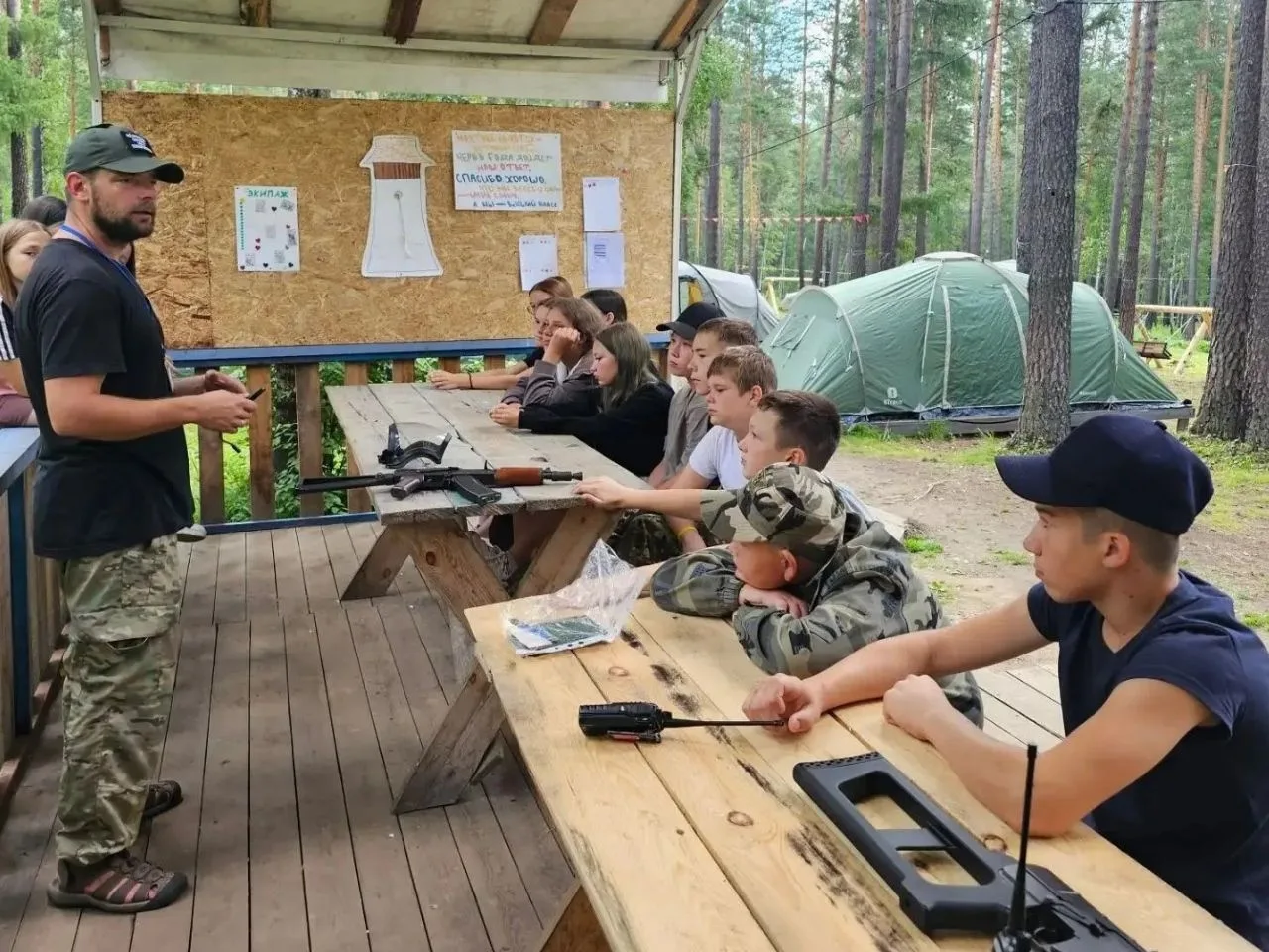Каникулы с пользой!!!
В полном разгаре отдых в оздоровительном лагере "КЭМП". Природа, чистый воздух