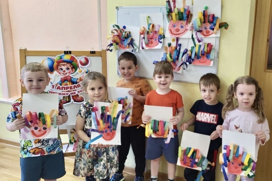 🎨 Творчество в День смеха  В самый весёлый день в году — 1 апреля — воспитанники средней группы дошк