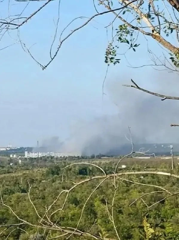 💥ВСУ второй день подряд наносят удары по логистическим центрам Ozon