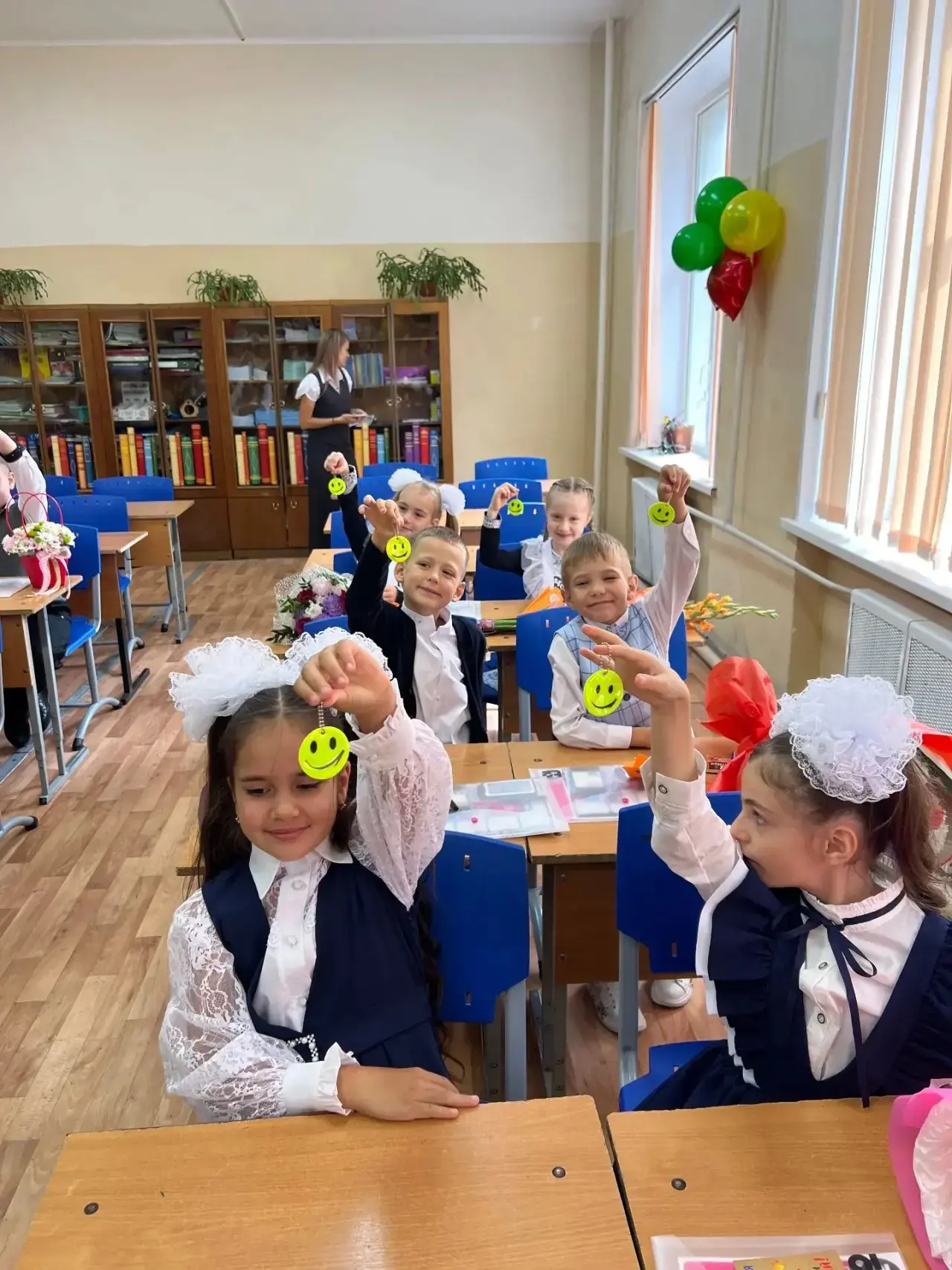 🍁Сегодня, 1 сентября, наши одиннадцатиклассники провели с первоклассниками настоящий у...