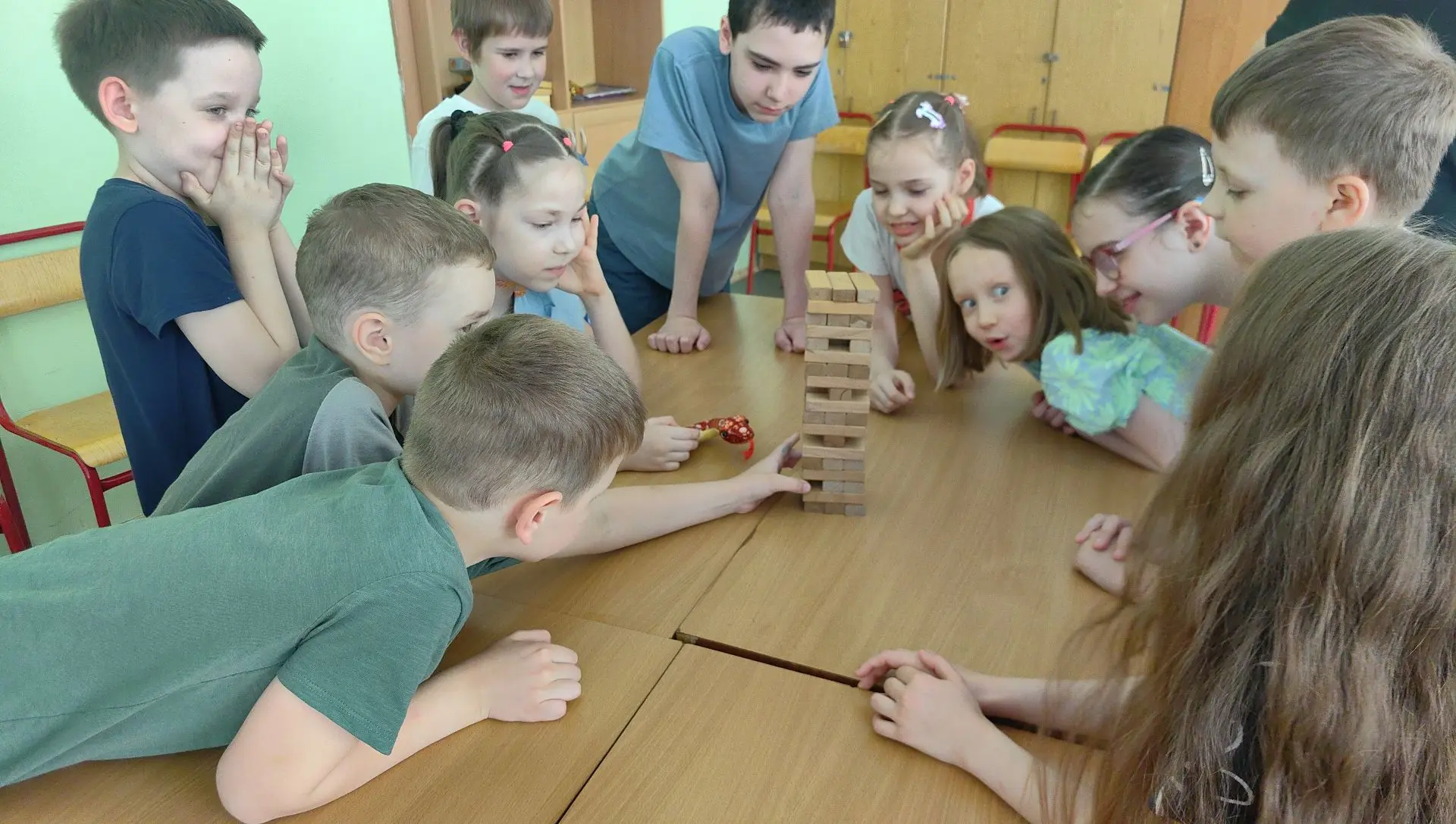 🎲 РИТМЫ ДЕТСТВА И ГОРОД НАСТОЛЬНЫХ ИГР

Сегодня для ребят летней смены устроили новые активности
Чт