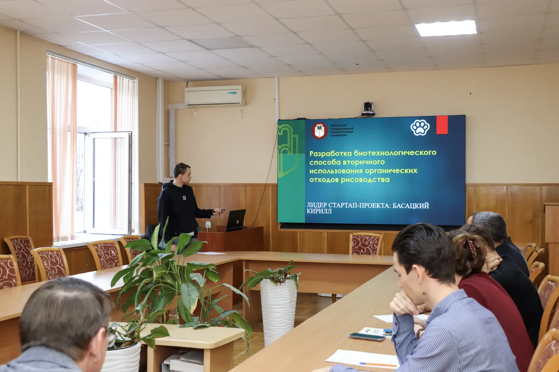 🏆 Краш-тест проектов стартап-инкубатора «ИнноВектор.ГроуБокс» объединил студенческие команды и экспе