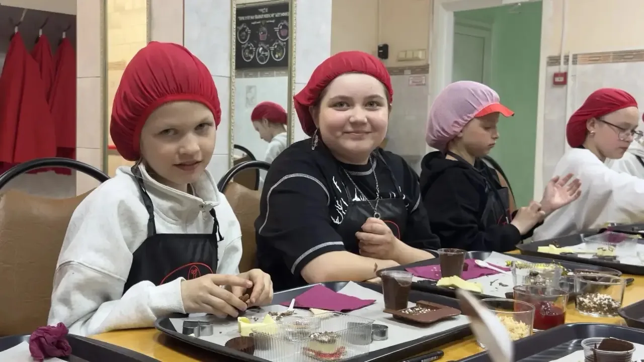 ✨ Путешествие на шоколадную фабрику.  ✨Ученики 3 класса Г (классный руководитель Бусарова П.П.) - по