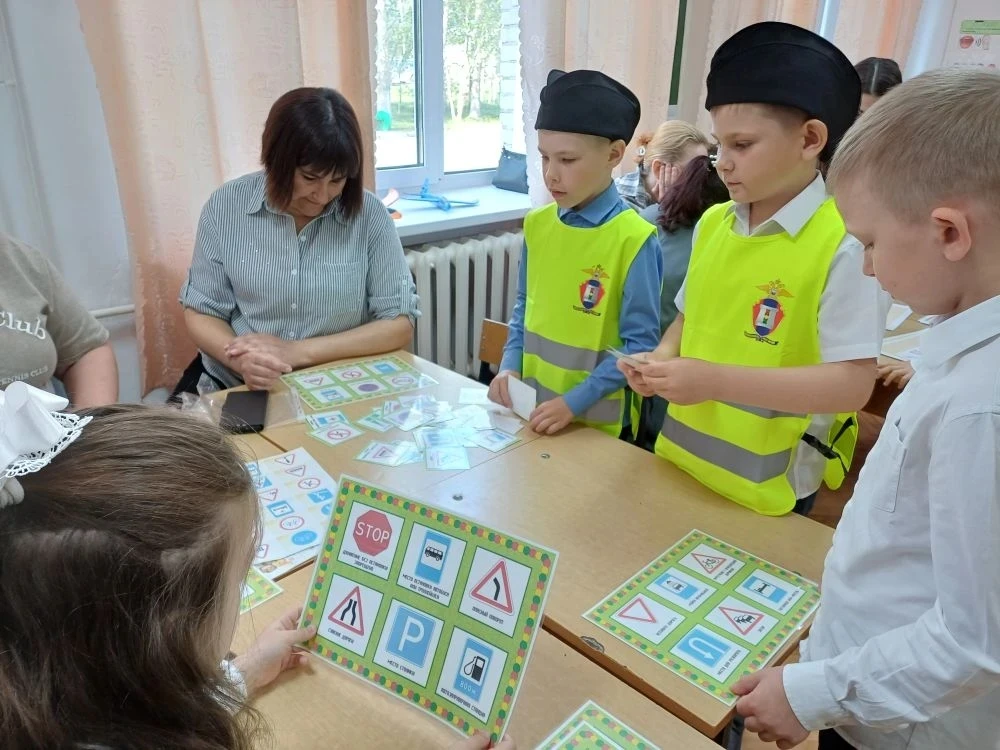 🚦 ЮИДовцы-первоклассники – готовы к безопасному лету! 🚑

На заключительных занятиях наши юные помо
