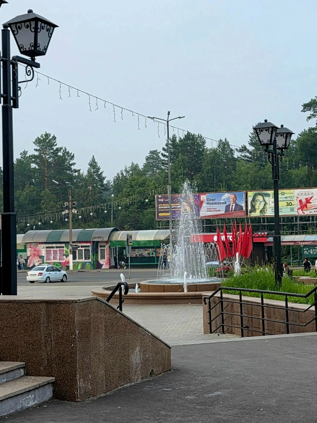 Торжественная площадь и в будний день