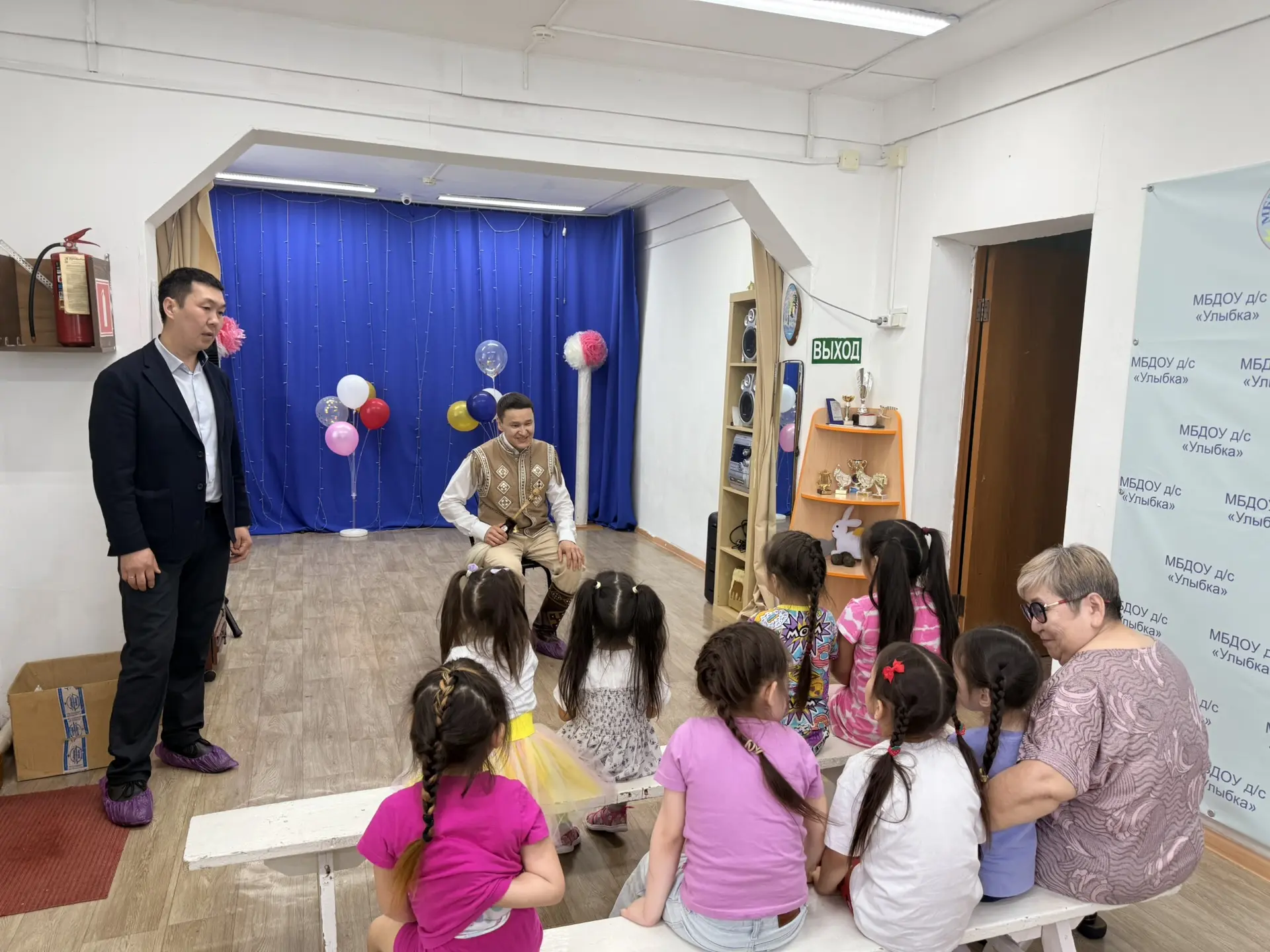 Бугун биьиэхэ Виктор Иванов-Сиэйэ Уола Айыллыата Дьырылыат кэлэн ыалдьыттаан барда.🤩 О...