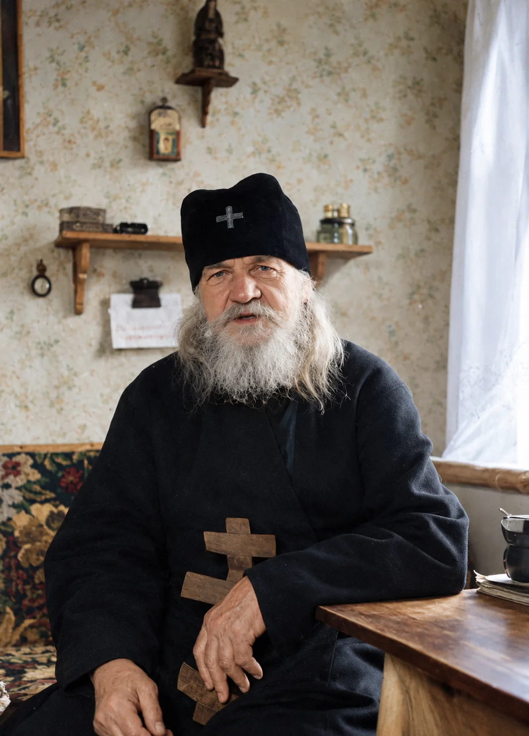 Некий мудрый старец увещевал гордящегося брата, но сей ответил ему «Прости меня, отче, ...