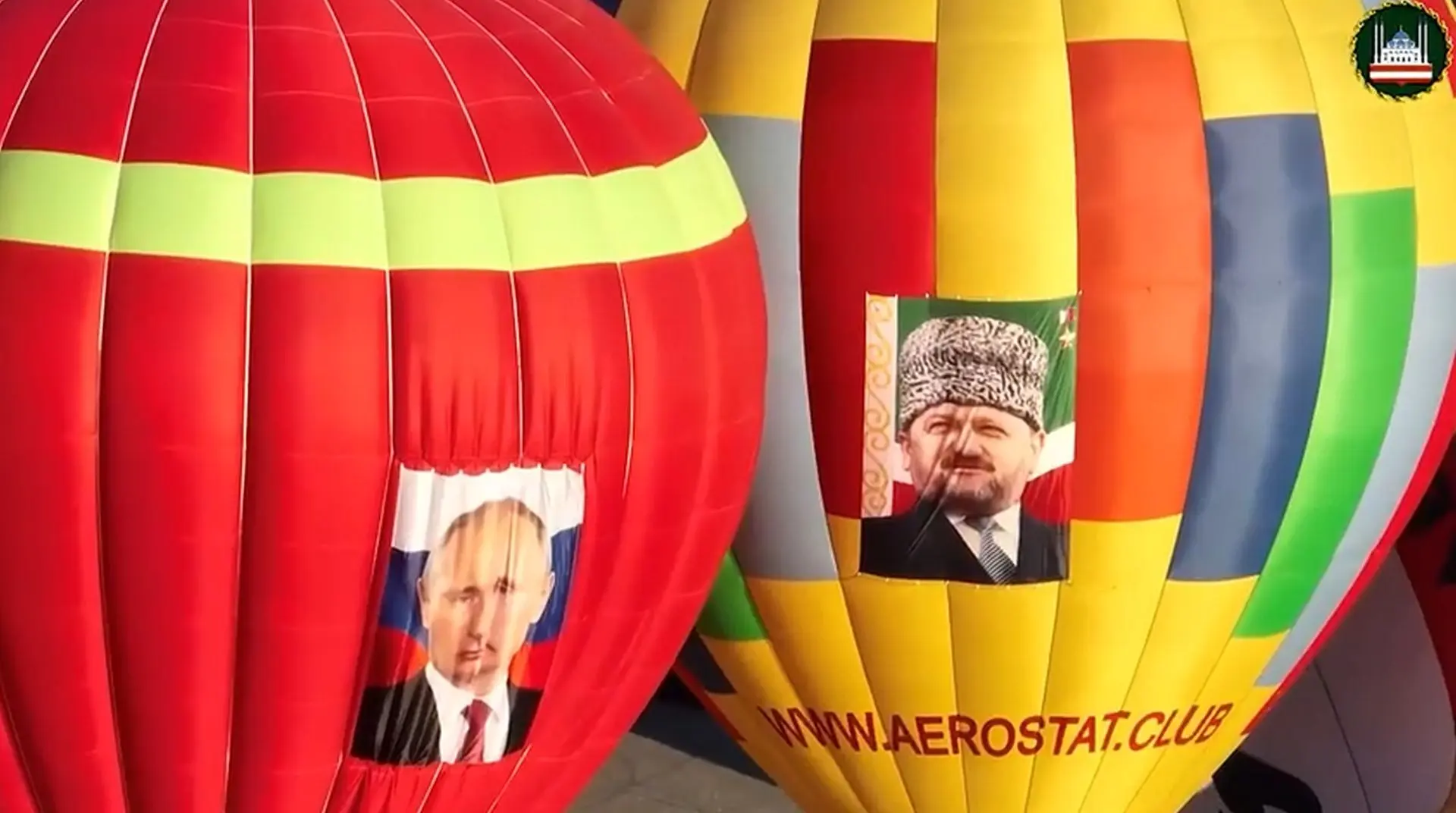 Небо столицы Чечни впервые одновременно украсили воздушные шары с портретами Путина и А...