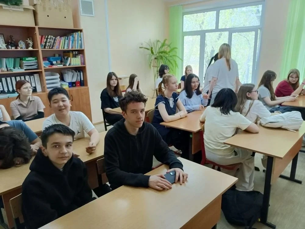 🕯️ Уроки Мужества: чтобы помнили, чтобы гордились  В нашей школе прошли занятия, посвящённые Дню Поб