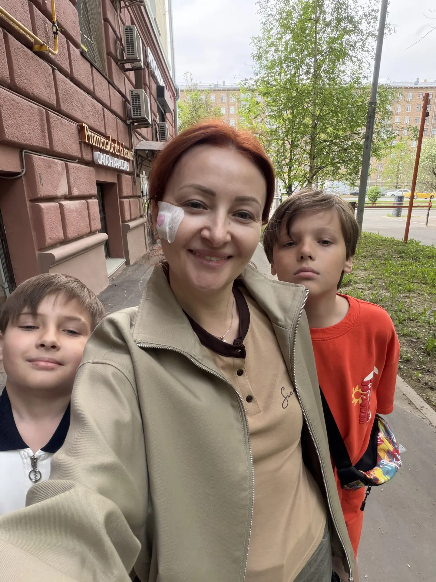 Сегодня нетипичная пятница, я не мчу на всех парах за город🤷🏻‍♀️ Отвезла ребят на празднование дня р