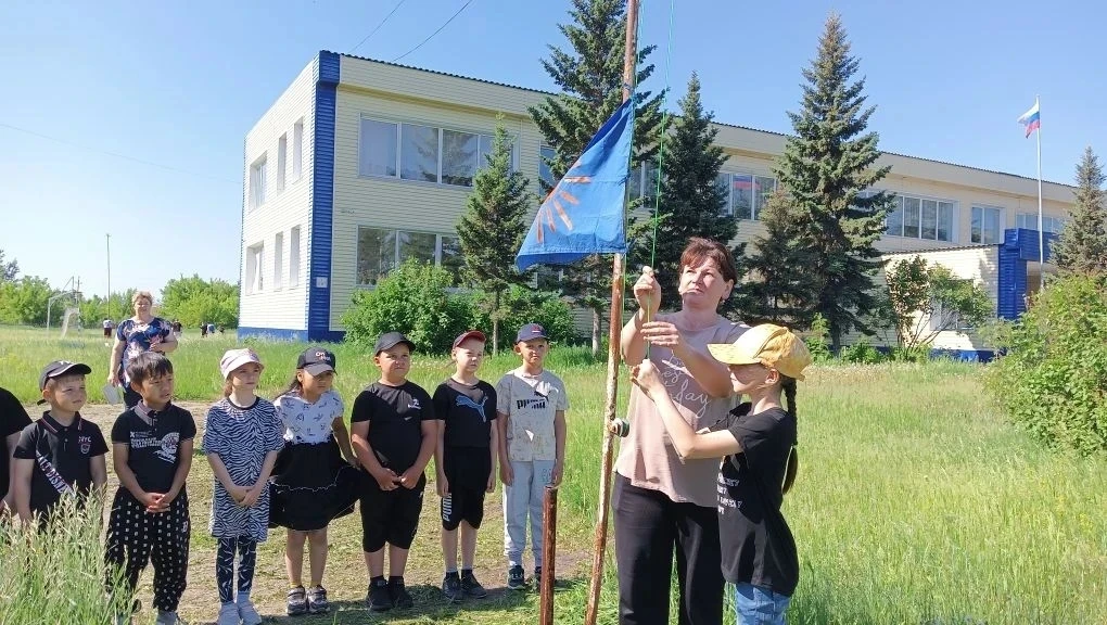 3 июня в лагере "Солнышко" состоялось открытие лагерной смены. Мероприятие началось с т...