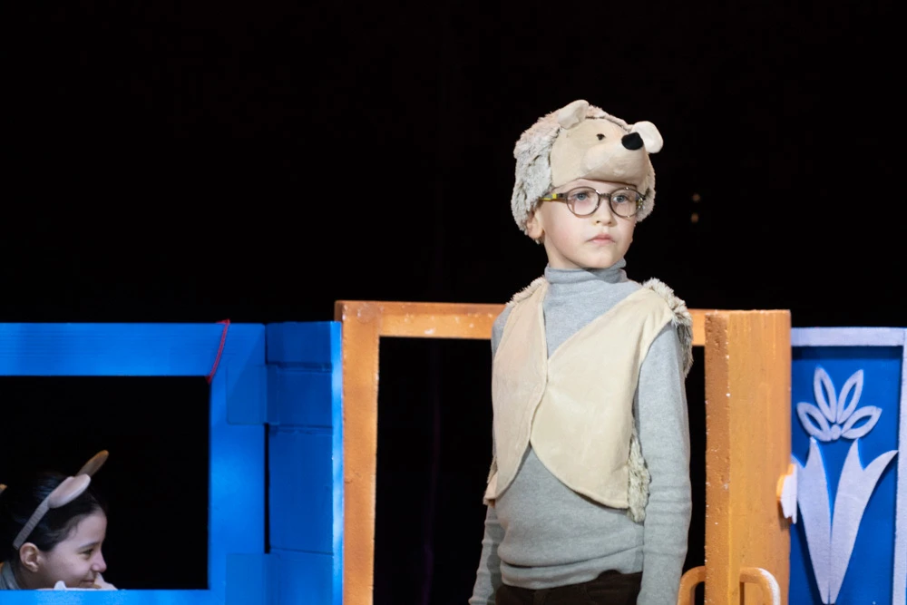 Кто-кто в теремочке живет? 🏠  🎭Сегодня ученики 2 класса «Г» показали ребятам из начальной школы наст