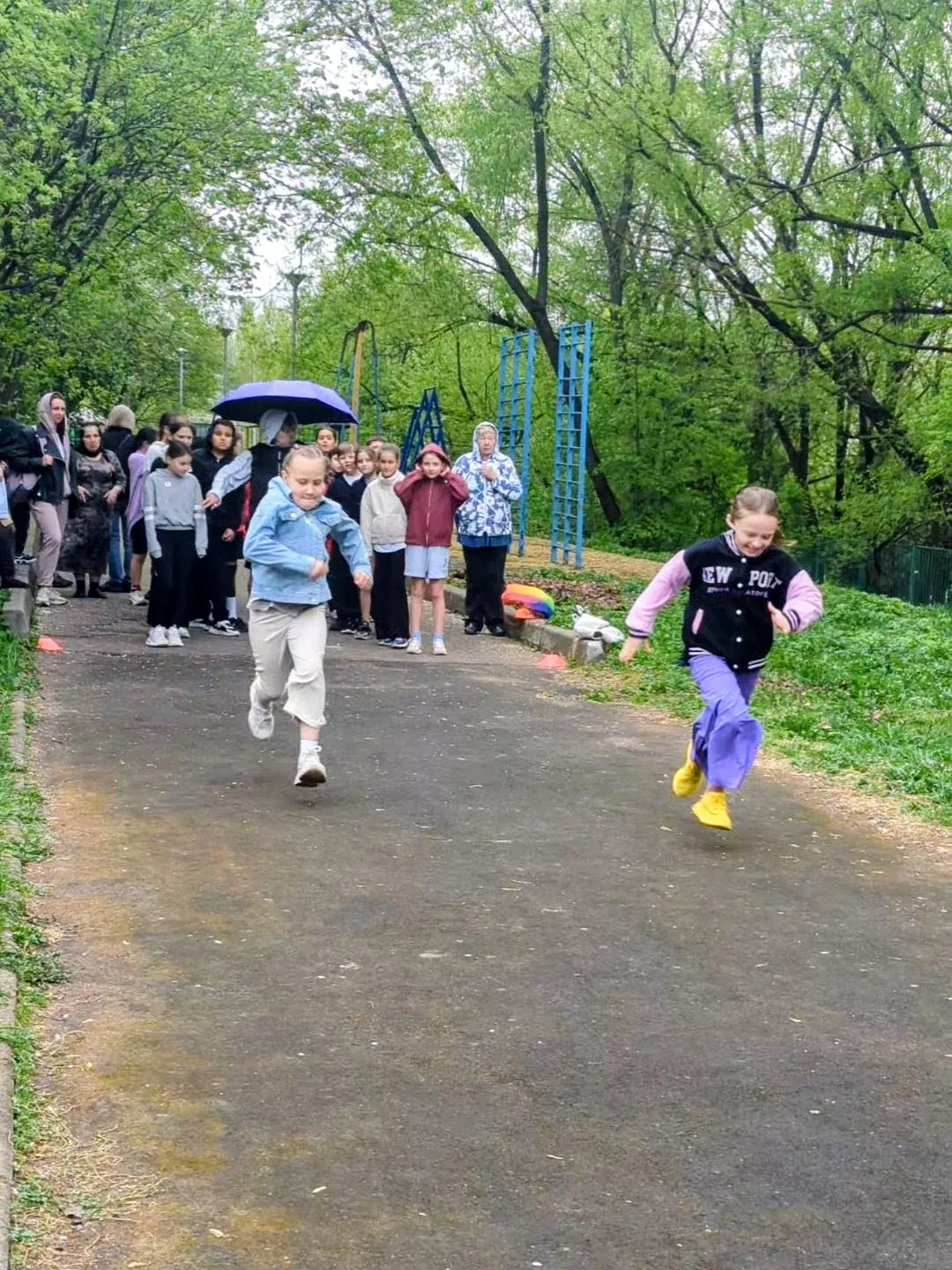 🌳В школе прошли испытания ГТО на свежем воздухе!  🏅На прошлой неделе в нашей школе состоялось важное