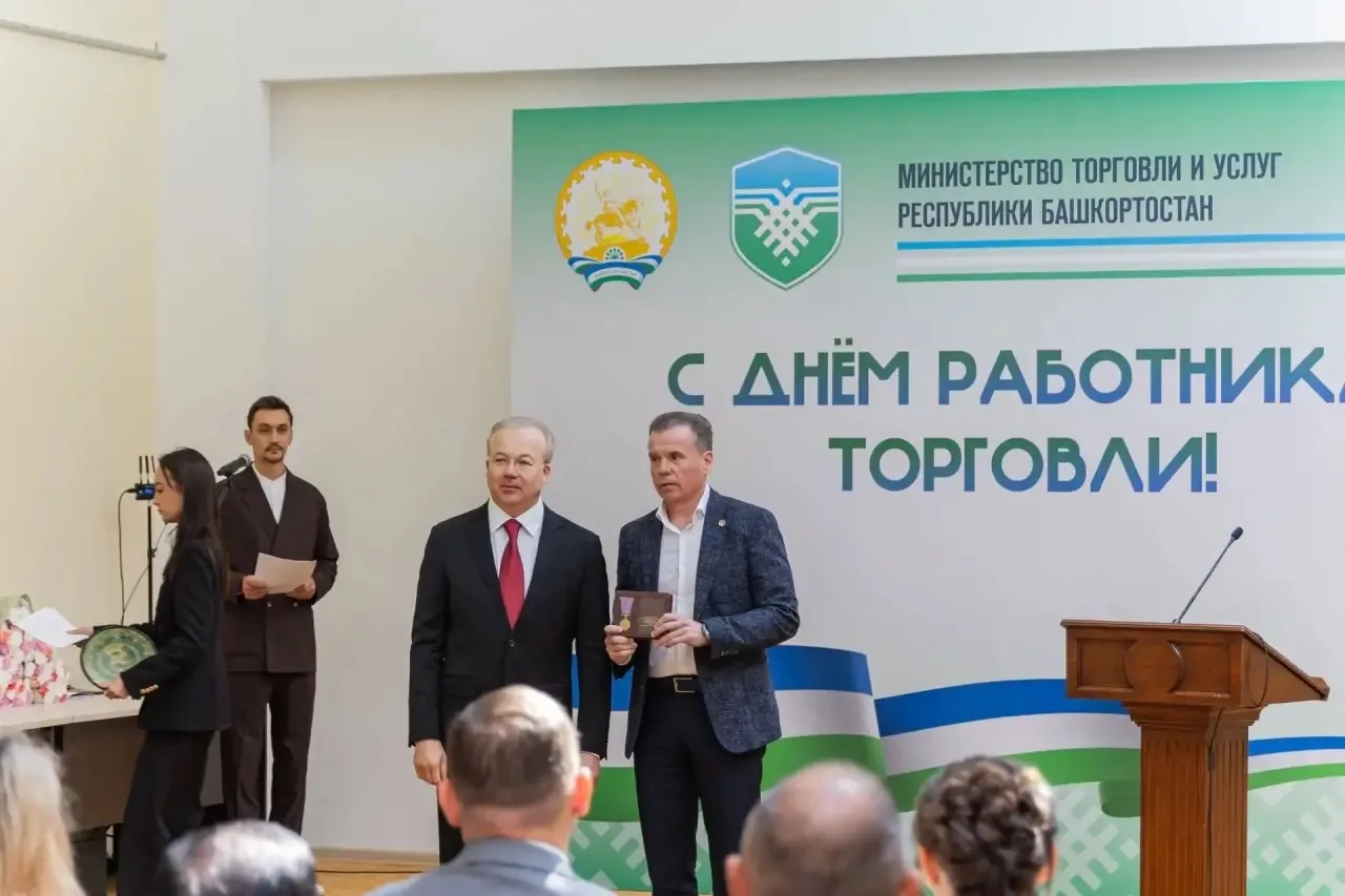 Директор ООО СХП «Чишминский плодоовощной питомник» Рамиль Галиуллин удостоен медали «Т...
