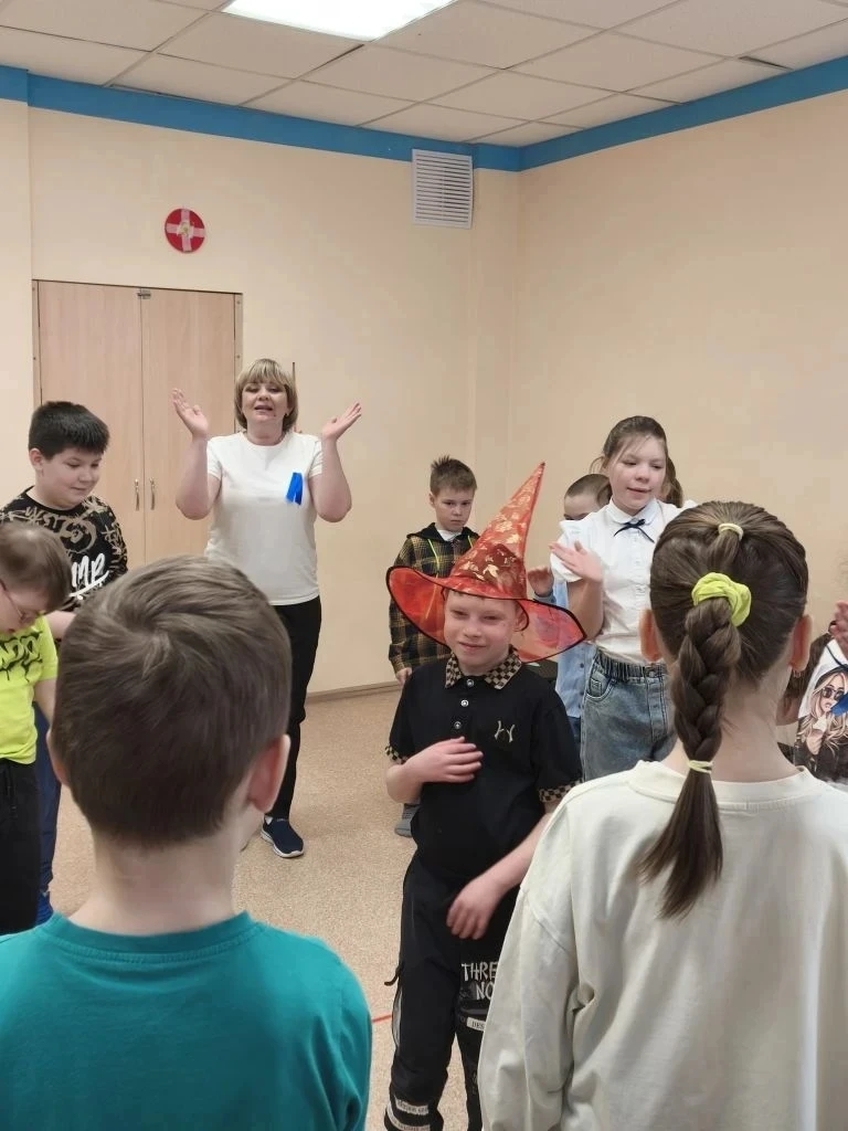 Фестиваль "ЛюдиКакЛюди" подарил детям "Веселое путешествие"  24 марта 2026 года в школе-интернате № 