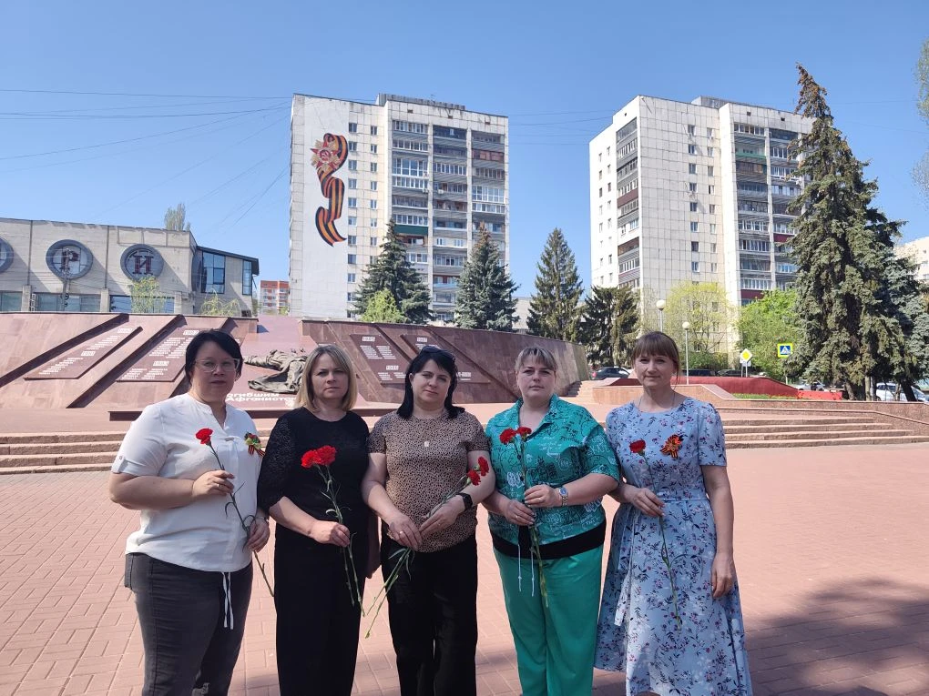 Память сильнее времени: сотрудники библиотек Глушковского района почтили память павших ...