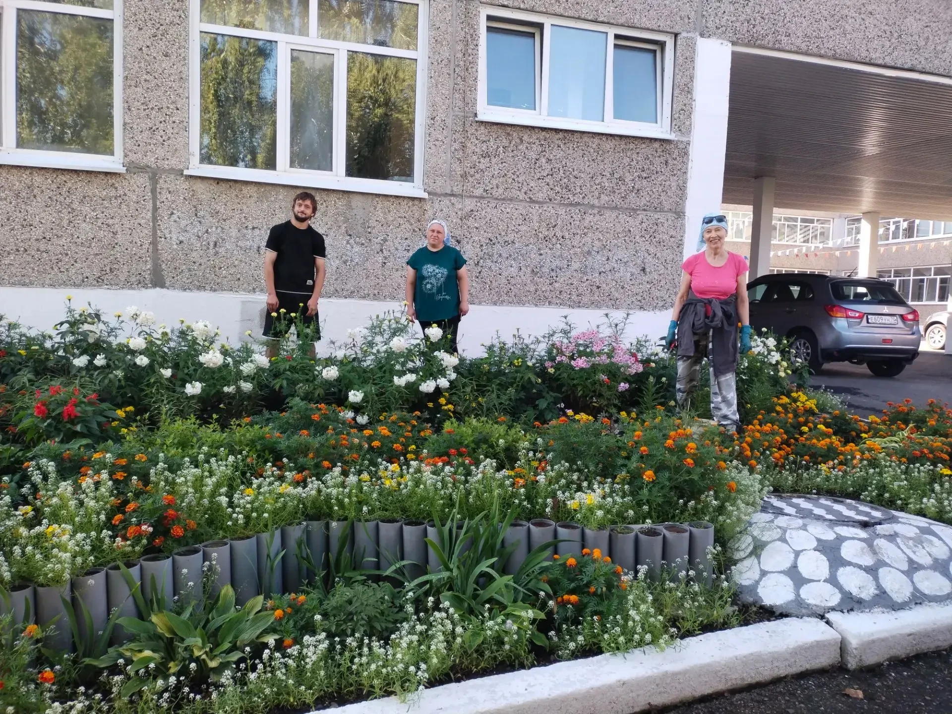💫Преображая пространство: в нашей гимназии успешно реализуется проект «Школьный дворик»!