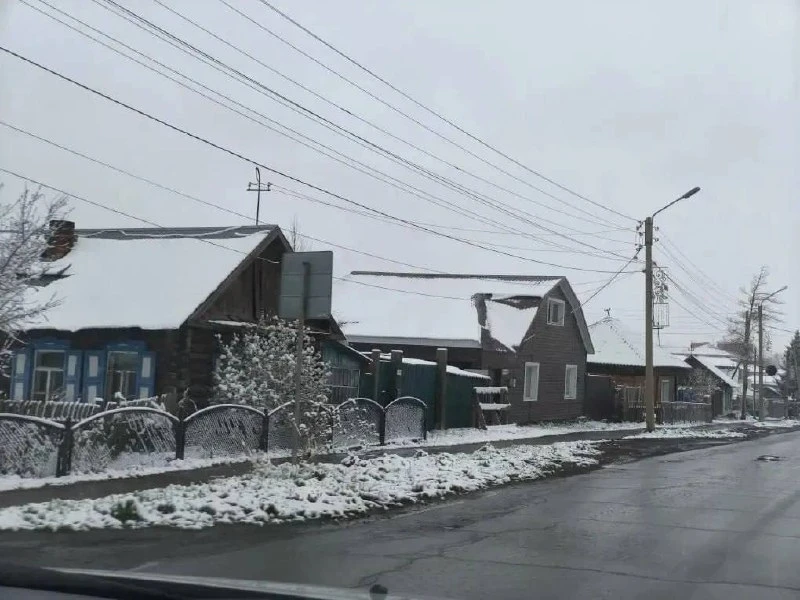 Летний снег выпал в Красноярском крае за 13 дней до конца весны.  Утро понедельника порадовало легки